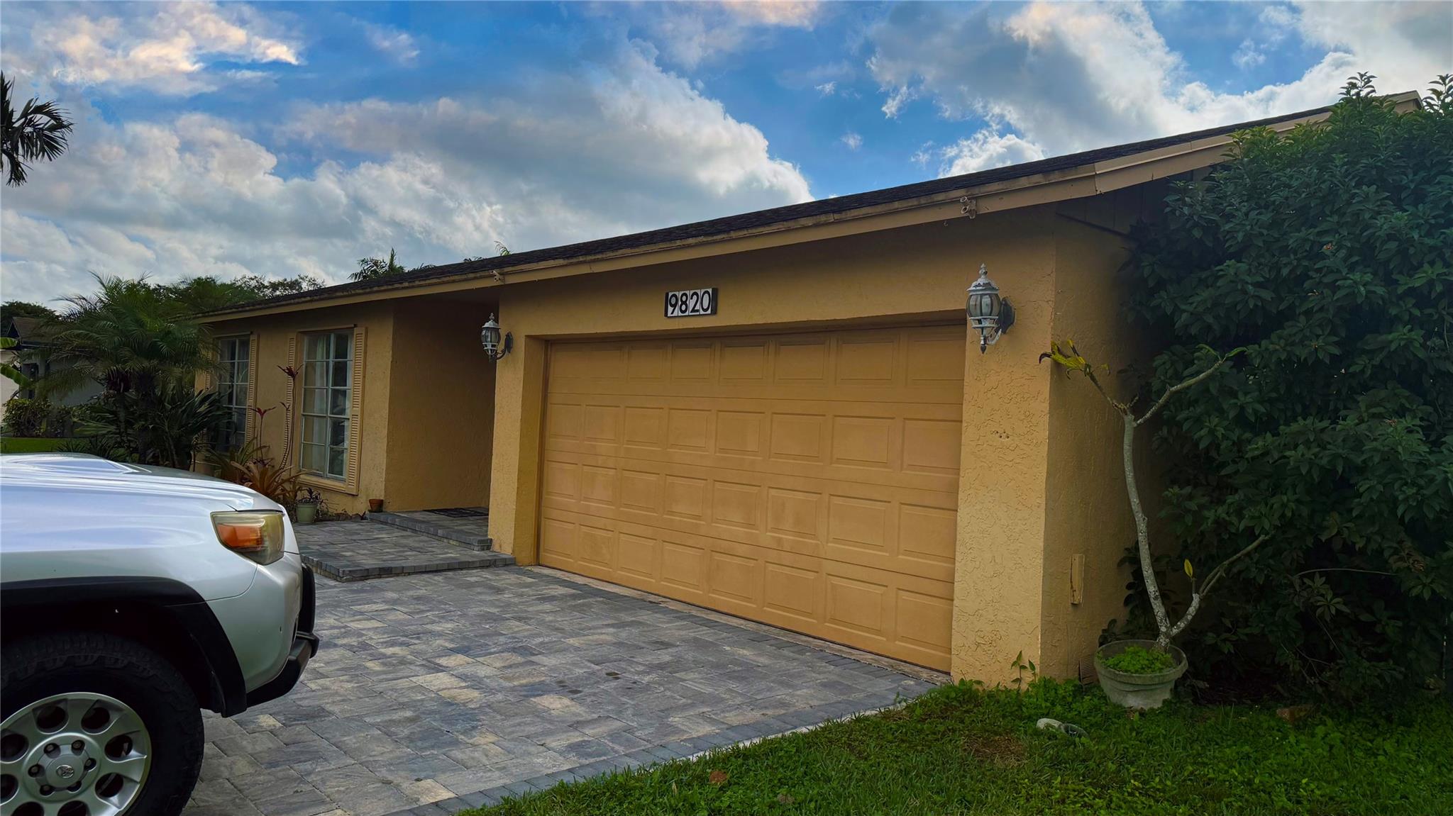 9820 NW 24th Street, Coral Springs, FL 33065