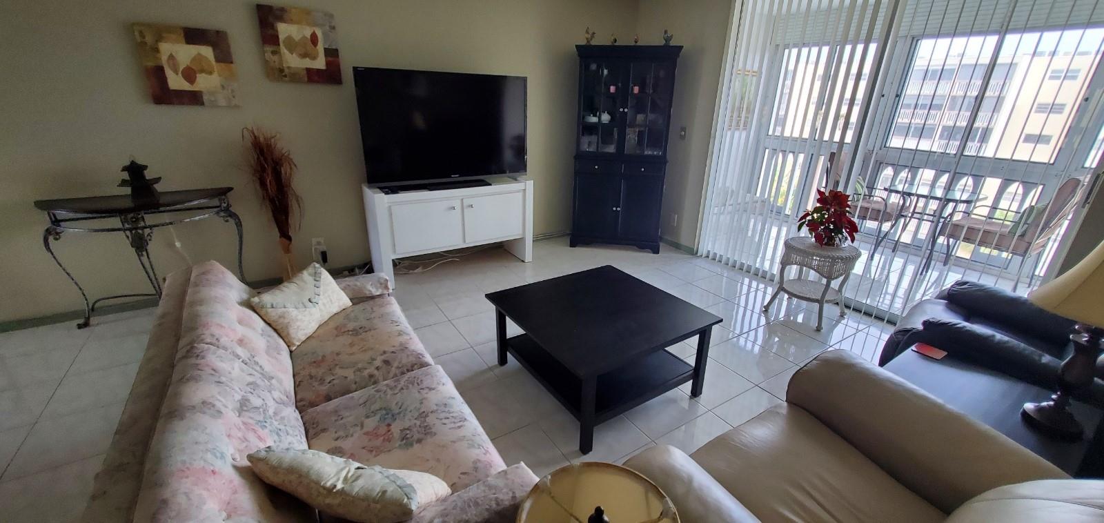 Photo for 901 NE 14th Avenue, 607 607, Hallandale Beach, FL 33009 - listing #FX-10526952 901 NE 14th Avenue, 607 607, Hallandale Beach, FL 33009