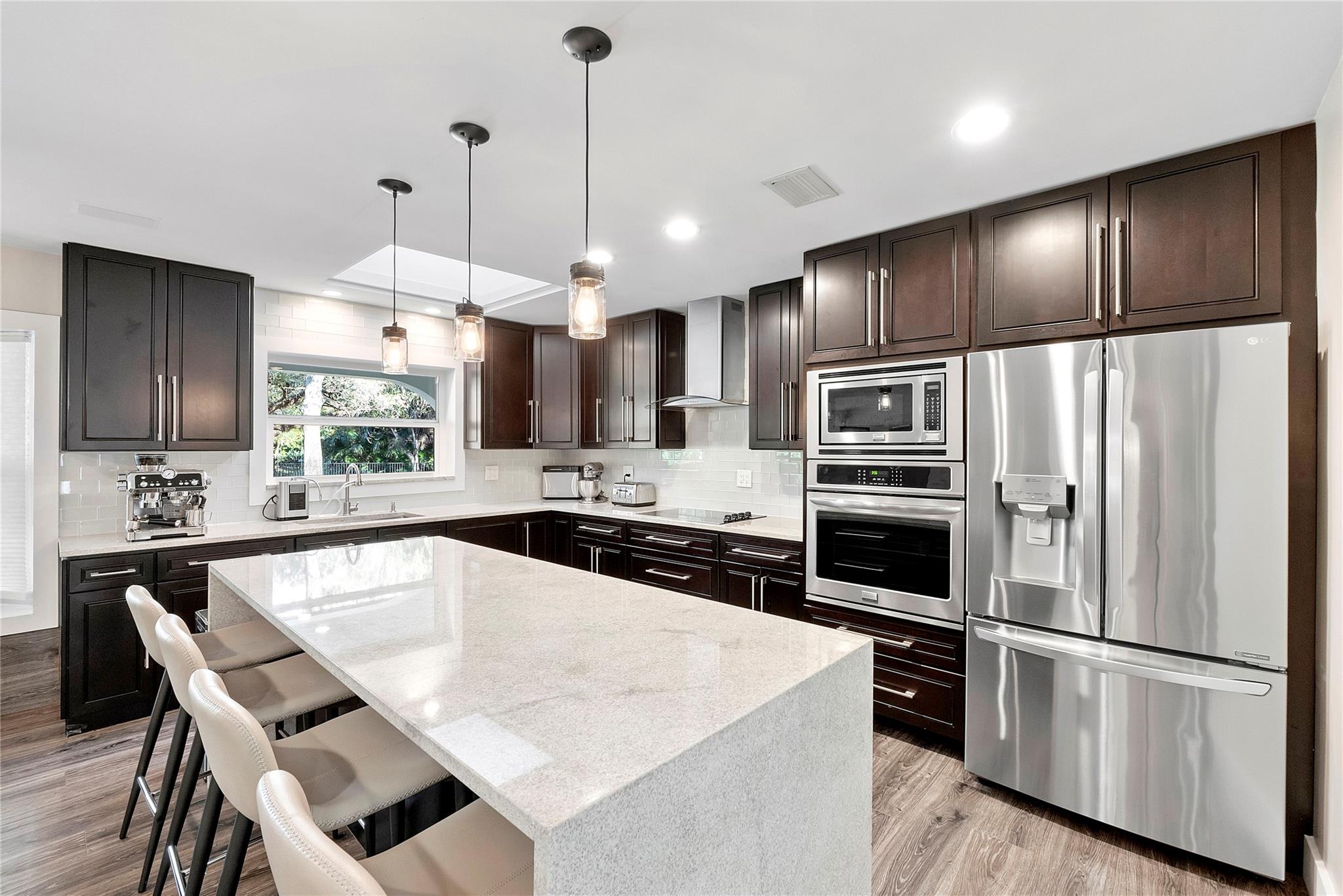 Great Gourmet kitchen for entertaining,