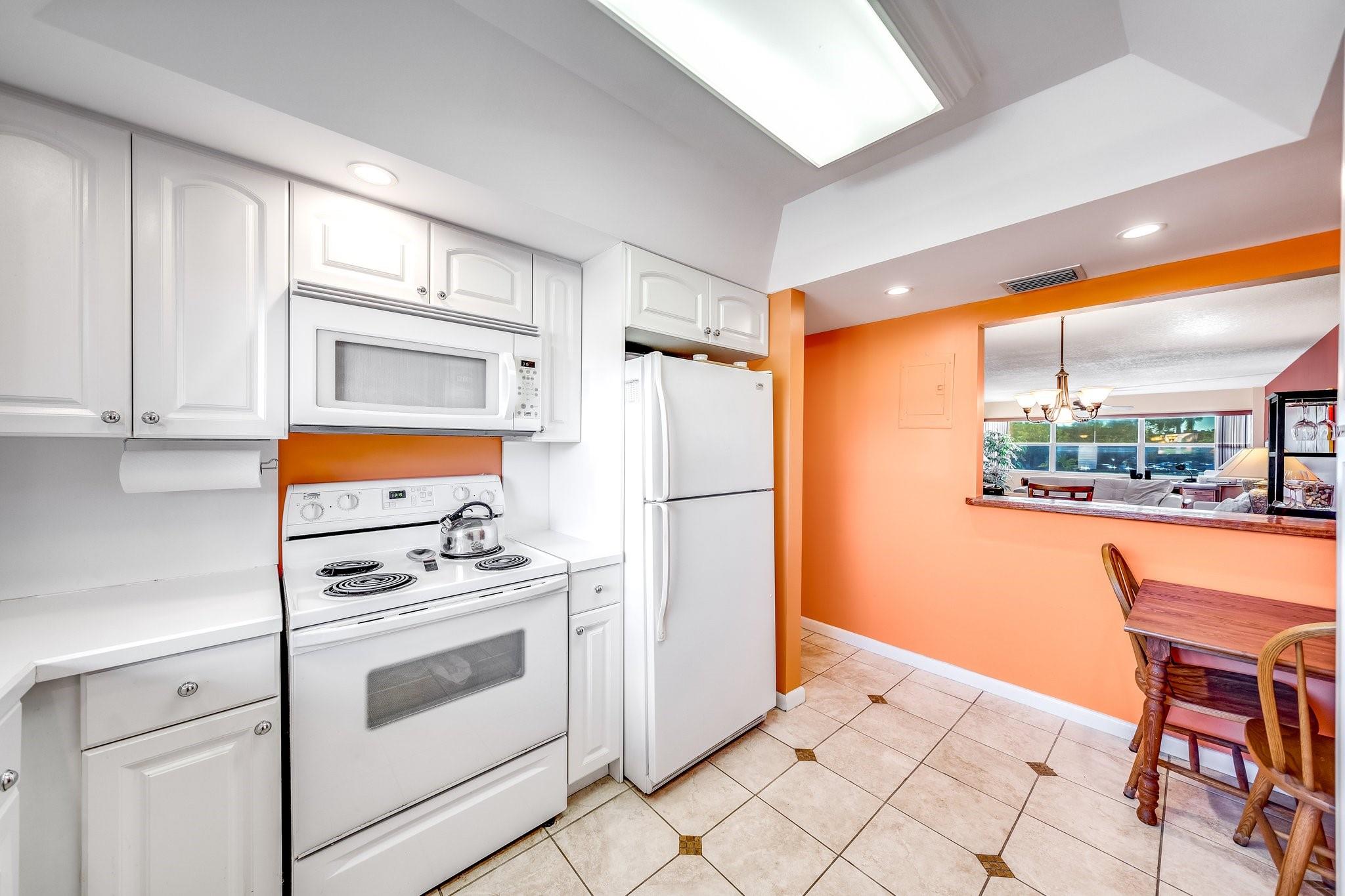 Photo for 9741 Sunrise Lakes Boulevard, 202, Sunrise, FL 33322 - Listing #FX-10478821 9741 Sunrise Lakes Boulevard, 202, Sunrise, FL 33322