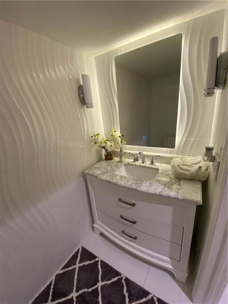 21135 Helmsman Drive O12, Miami, FL 33180