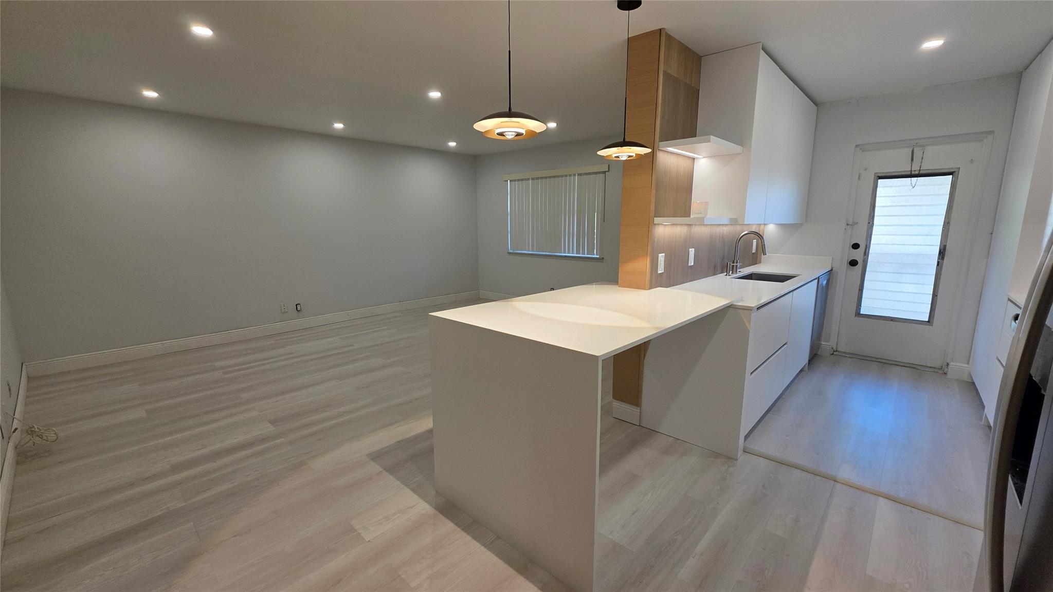 8704 NW 35th Street 204, Coral Springs, FL 33065