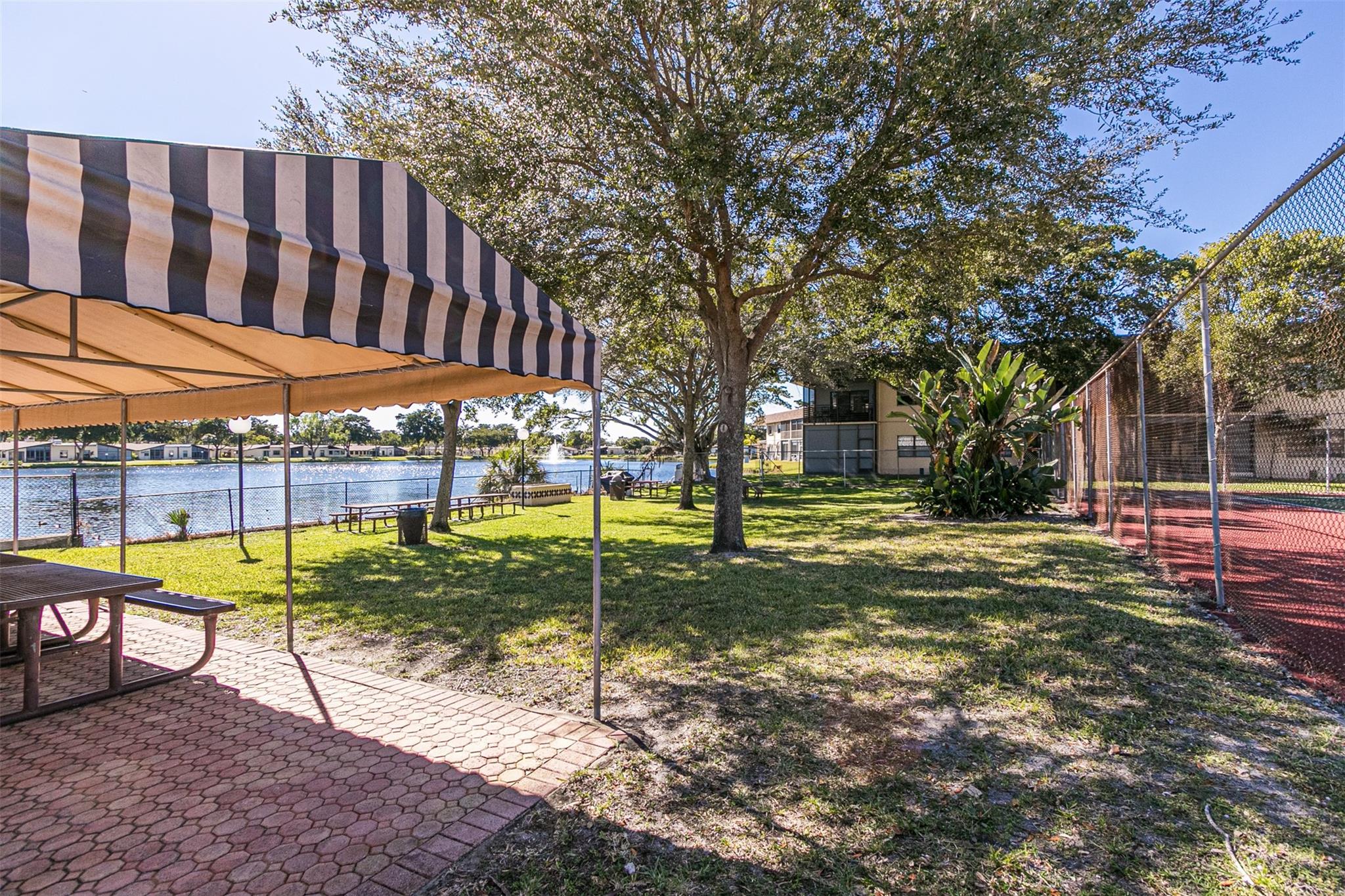 450 Briarwood Circle 2, Hollywood, FL 33024