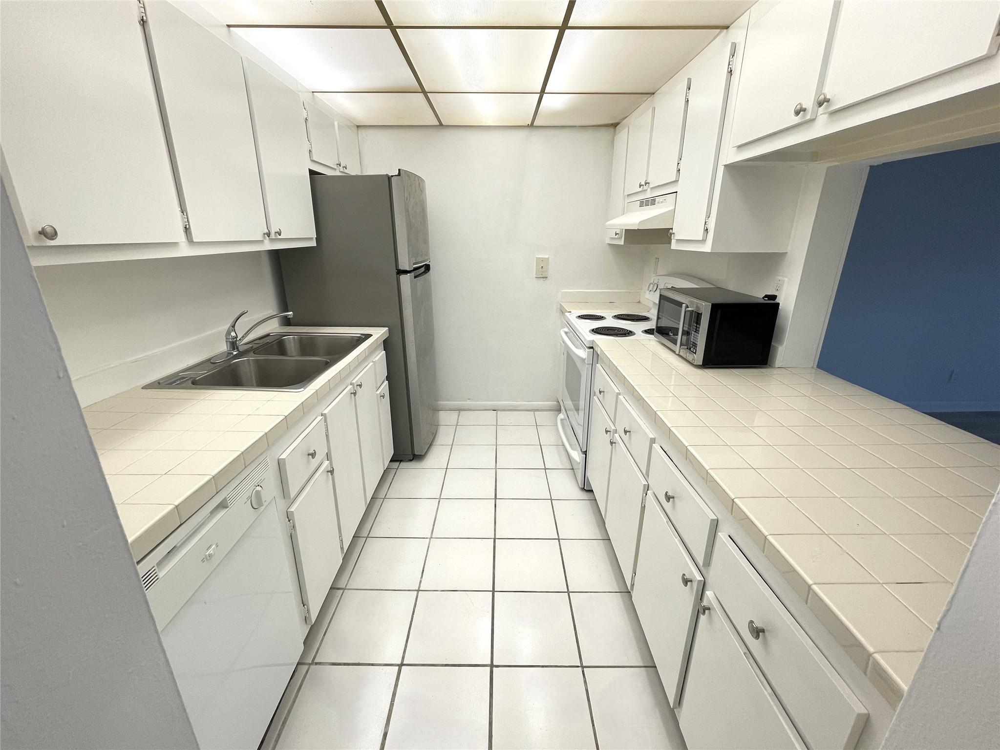 Photo for 2050 N Congress Avenue, 405, West Palm Beach, FL 33401 - listing #FX-10527014 2050 N Congress Avenue, 405, West Palm Beach, FL 33401