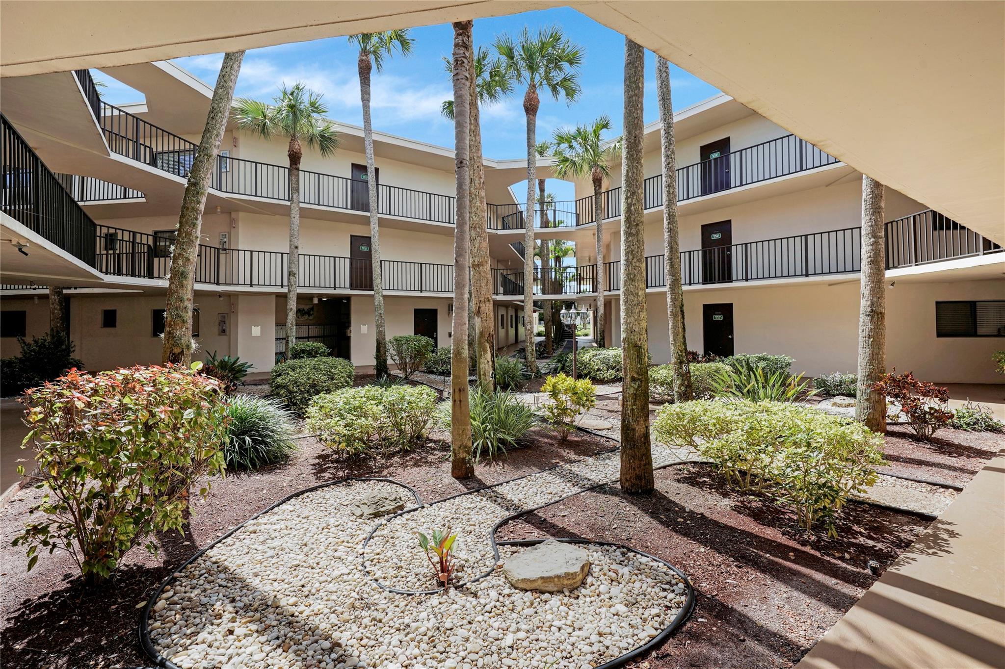 Photo for 5100 Las Verdes Circle, 114, Delray Beach, FL 33484 - Listing #FX-10509010 5100 Las Verdes Circle, 114, Delray Beach, FL 33484