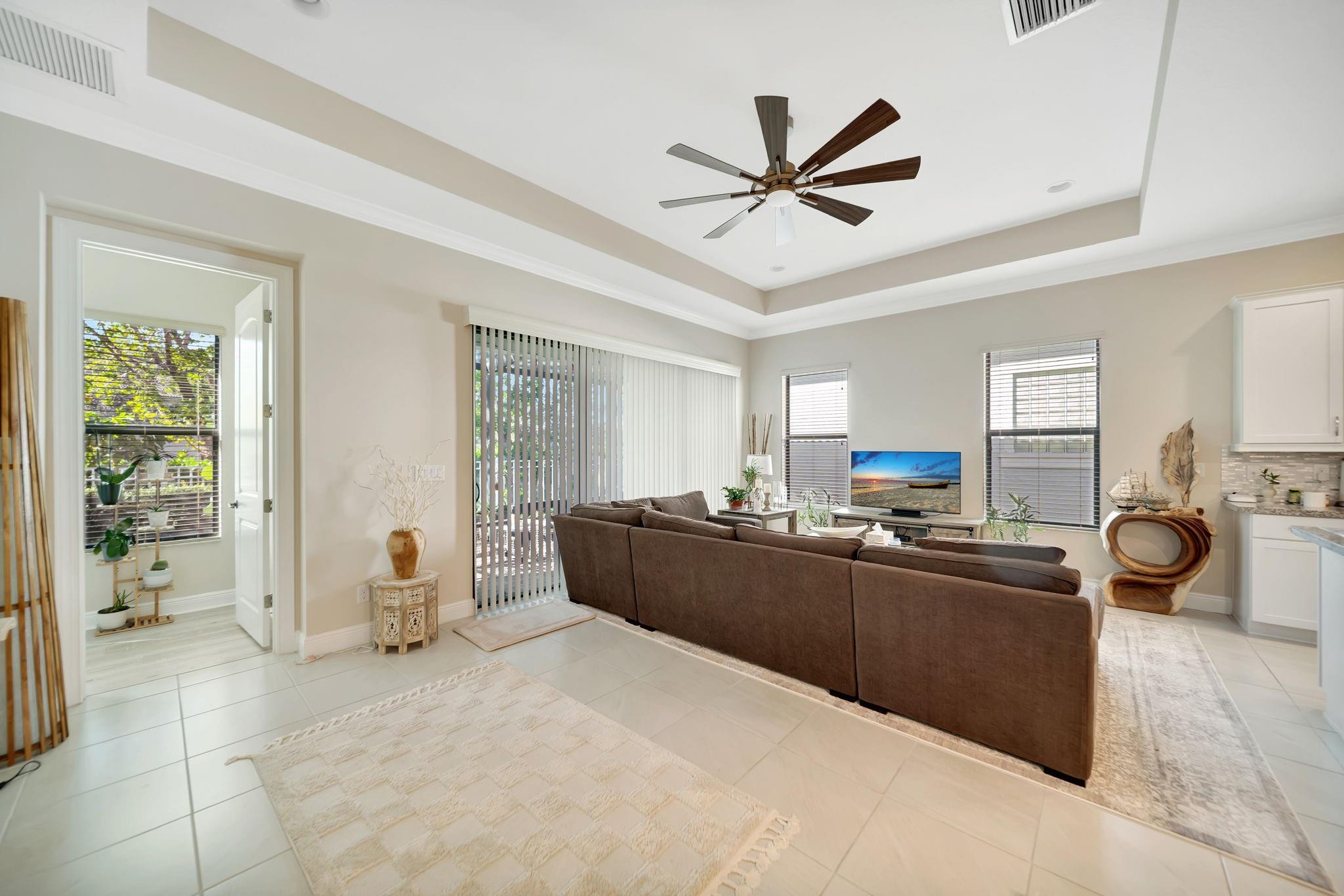 3824 NW 89th Way, Coral Springs, FL 33065