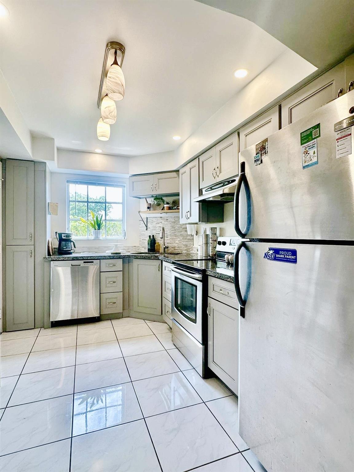 3475 Broken Woods Drive 101, Coral Springs, FL 33065