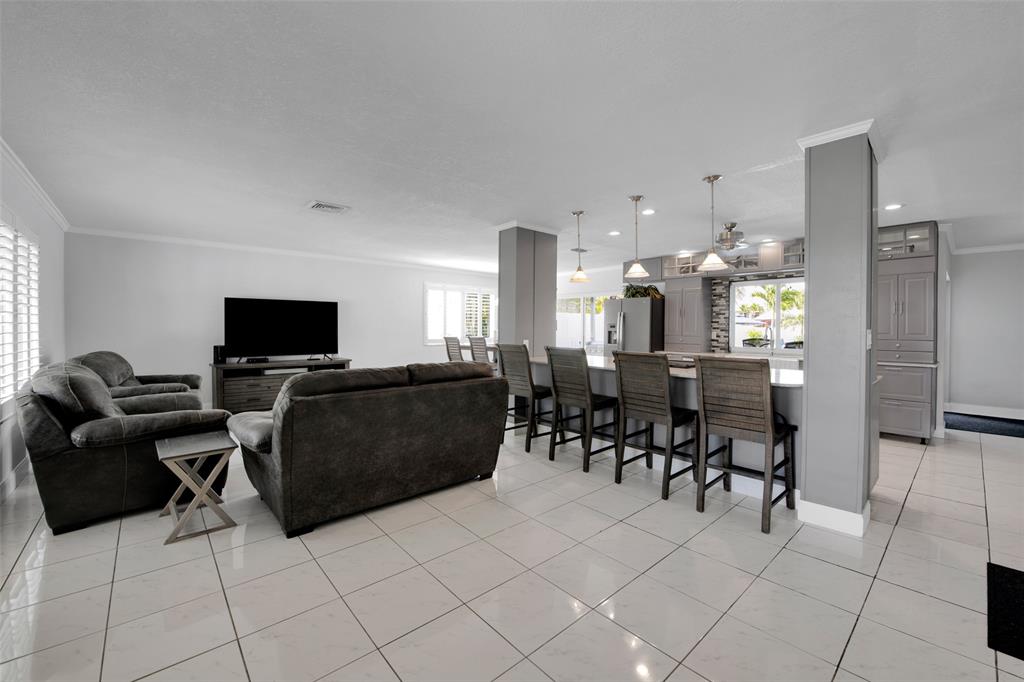 Photo for 5880 SW 19th Street, Plantation, FL 33317 - Listing #FX-10436185 5880 SW 19th Street, Plantation, FL 33317