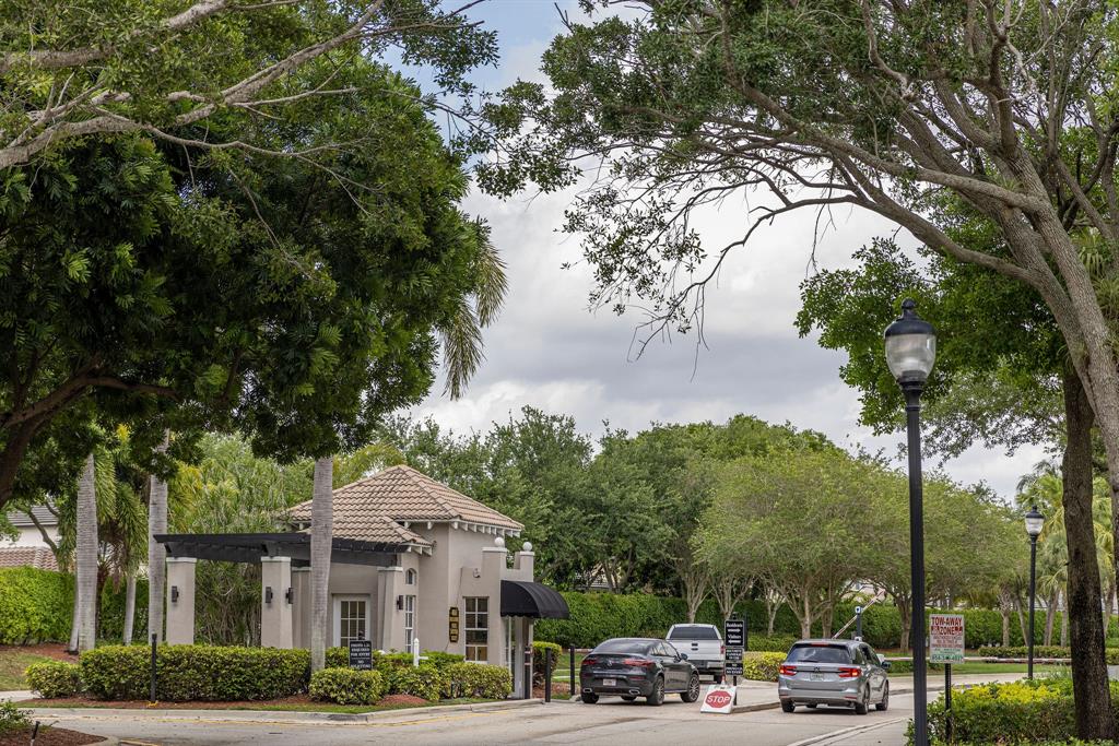Photo for 1104 Hidden Valley Way, Weston, FL 33327 - Listing #FX-10435153 1104 Hidden Valley Way, Weston, FL 33327
