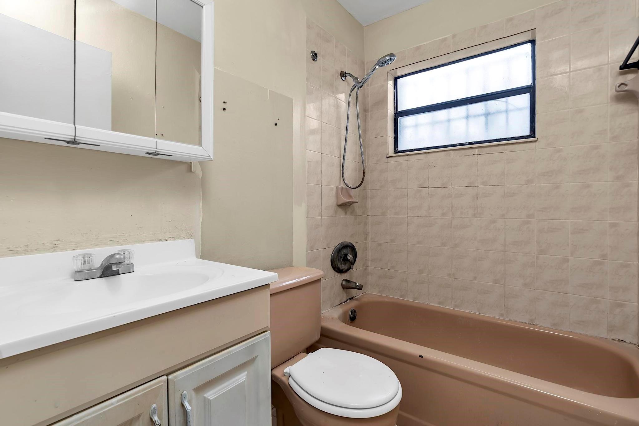 602 SW 99th Place, Miami, FL 33174