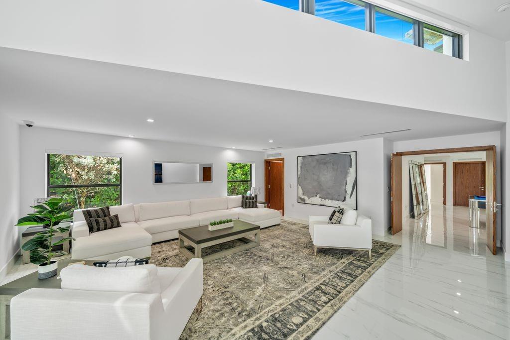 19 Gatehouse Road, Sea Ranch Lakes, FL 33308