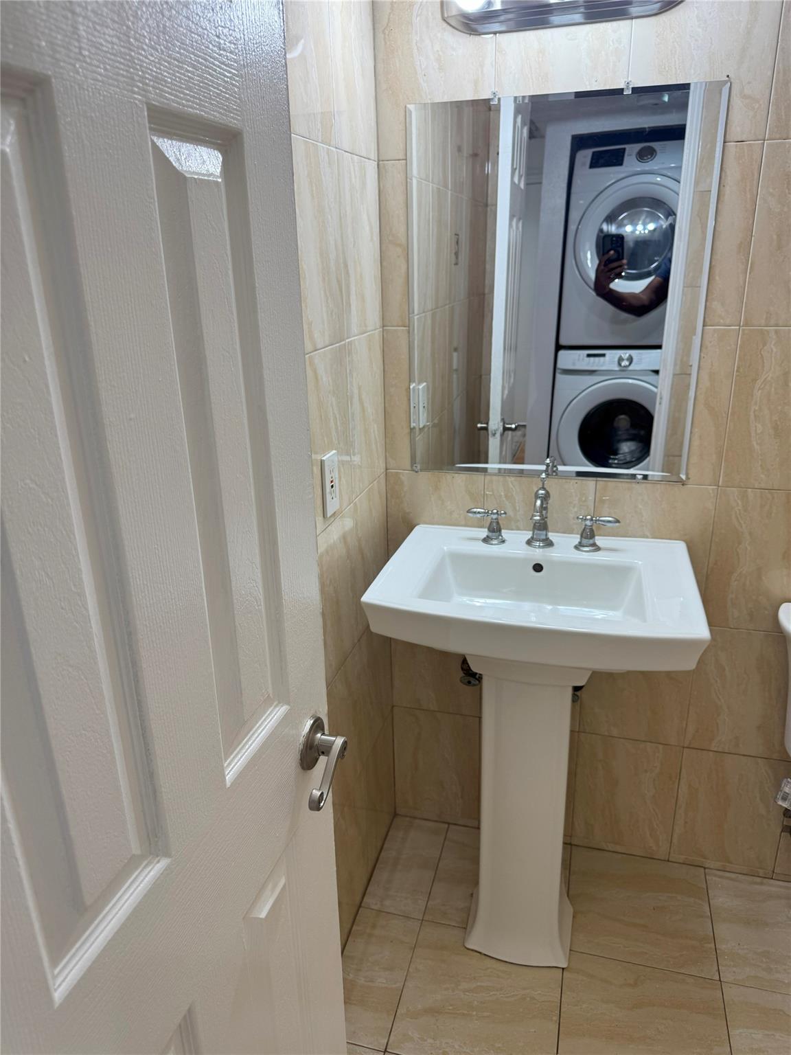 851 NE 209th Terrace 202, Miami, FL 33179