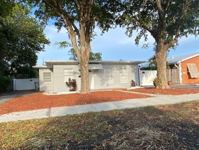 Photo for 224 NE 18th Avenue, Pompano Beach, FL 33060 - listing #FX-10537778 224 NE 18th Avenue, Pompano Beach, FL 33060
