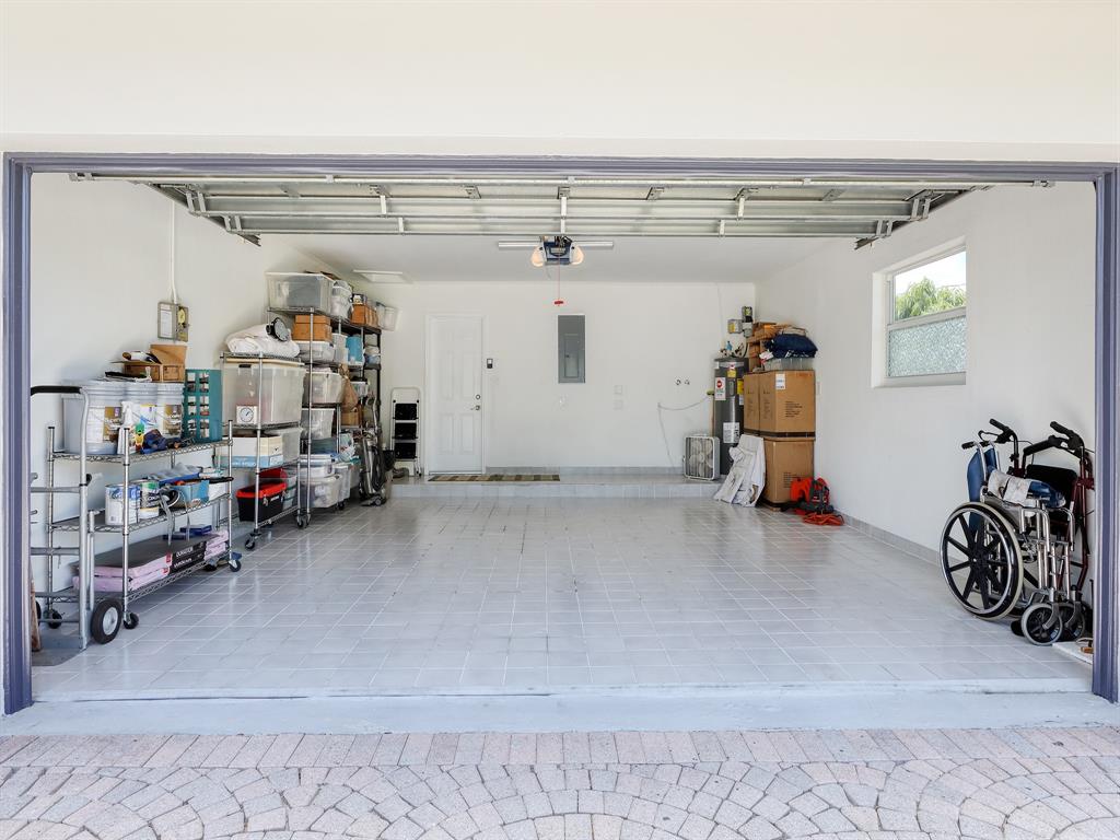 Photo for 4031 NE 17th Terrace, Oakland Park, FL 33334 - Listing #FX-10437186 4031 NE 17th Terrace, Oakland Park, FL 33334