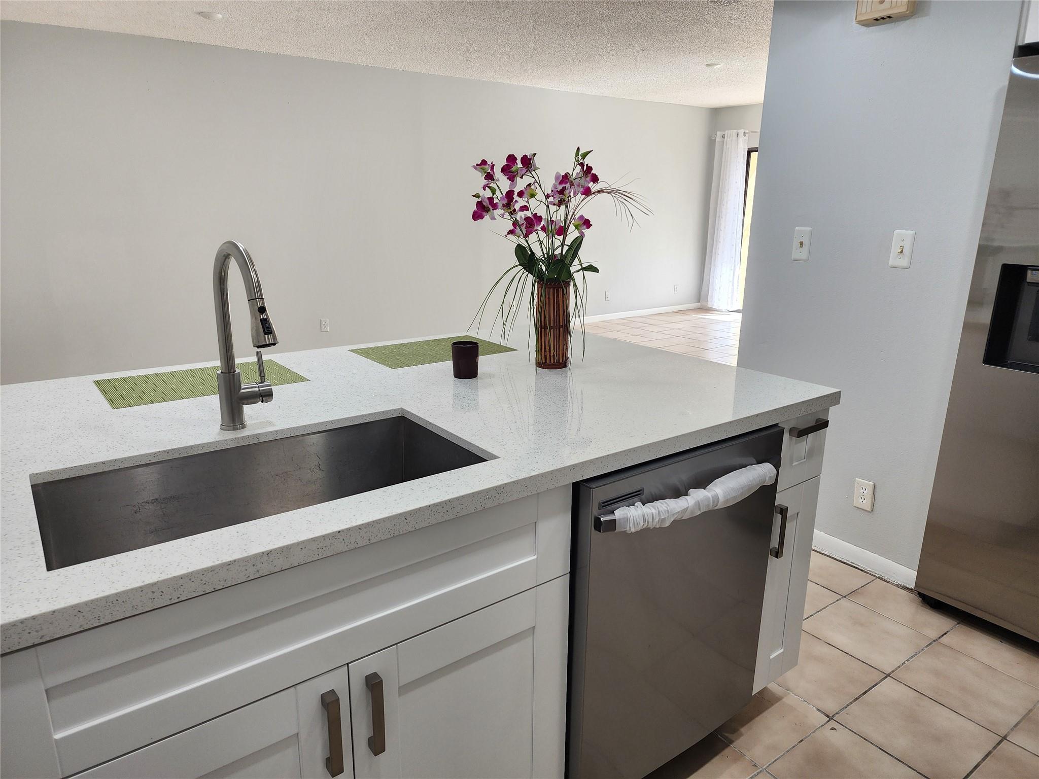 9150 NW 38th Drive 106, Coral Springs, FL 33065