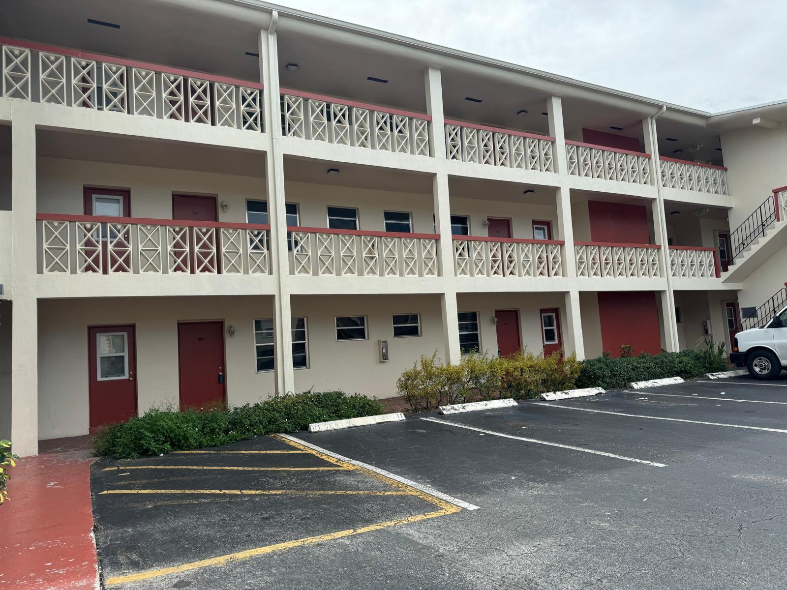 Photo for 4730 NW 10th Court, 112, Plantation, FL 33313 - listing #FX-10533843 4730 NW 10th Court, 112, Plantation, FL 33313