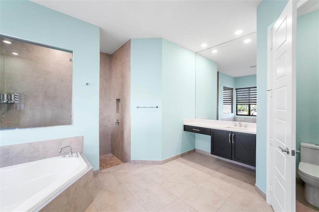 Photo for 10410 S Lago Vista Circle, Parkland, FL 33076 - Listing #FX-10434740 10410 S Lago Vista Circle, Parkland, FL 33076