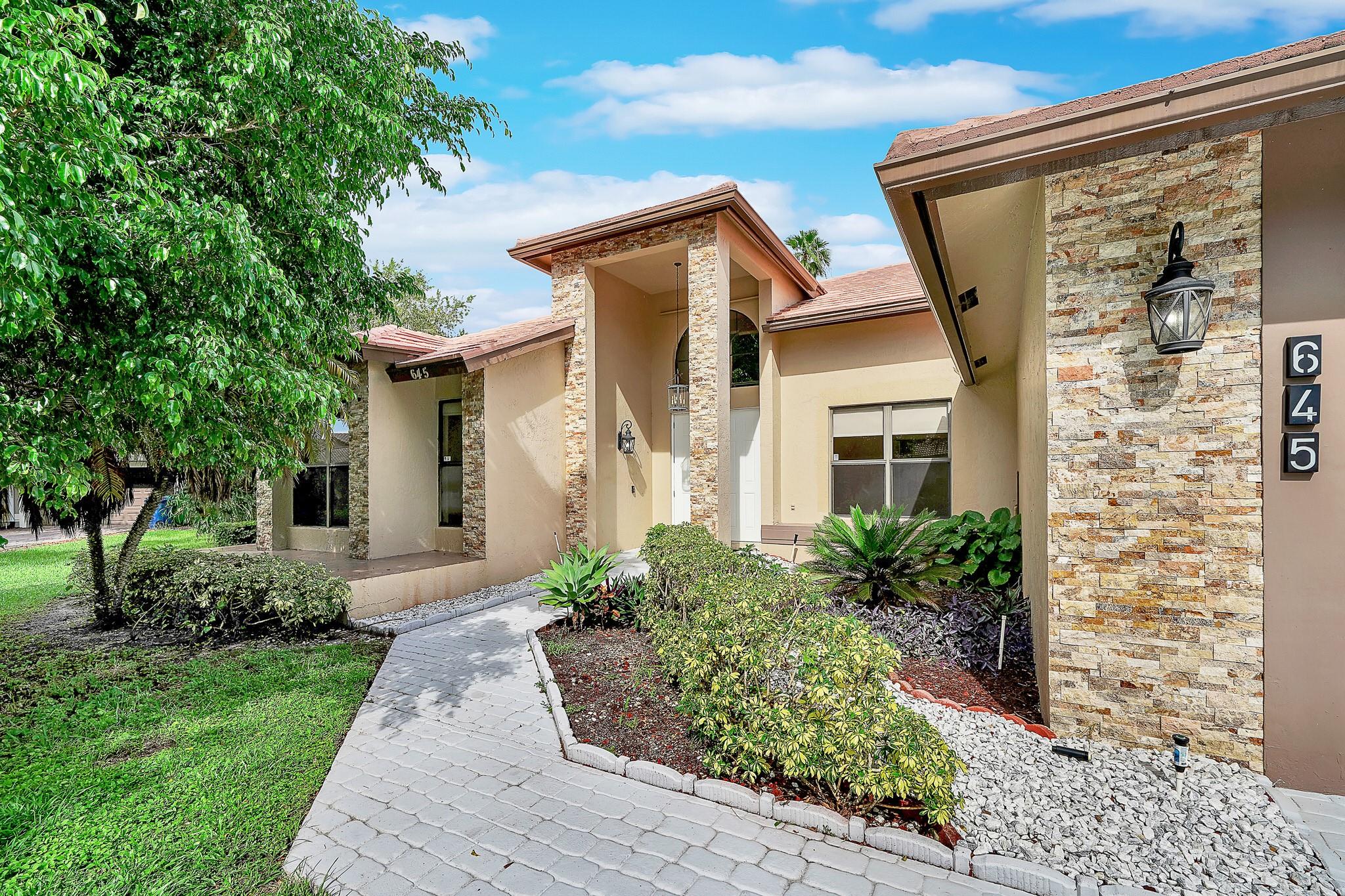 645 NW 102nd Avenue, Coral Springs, FL 33071