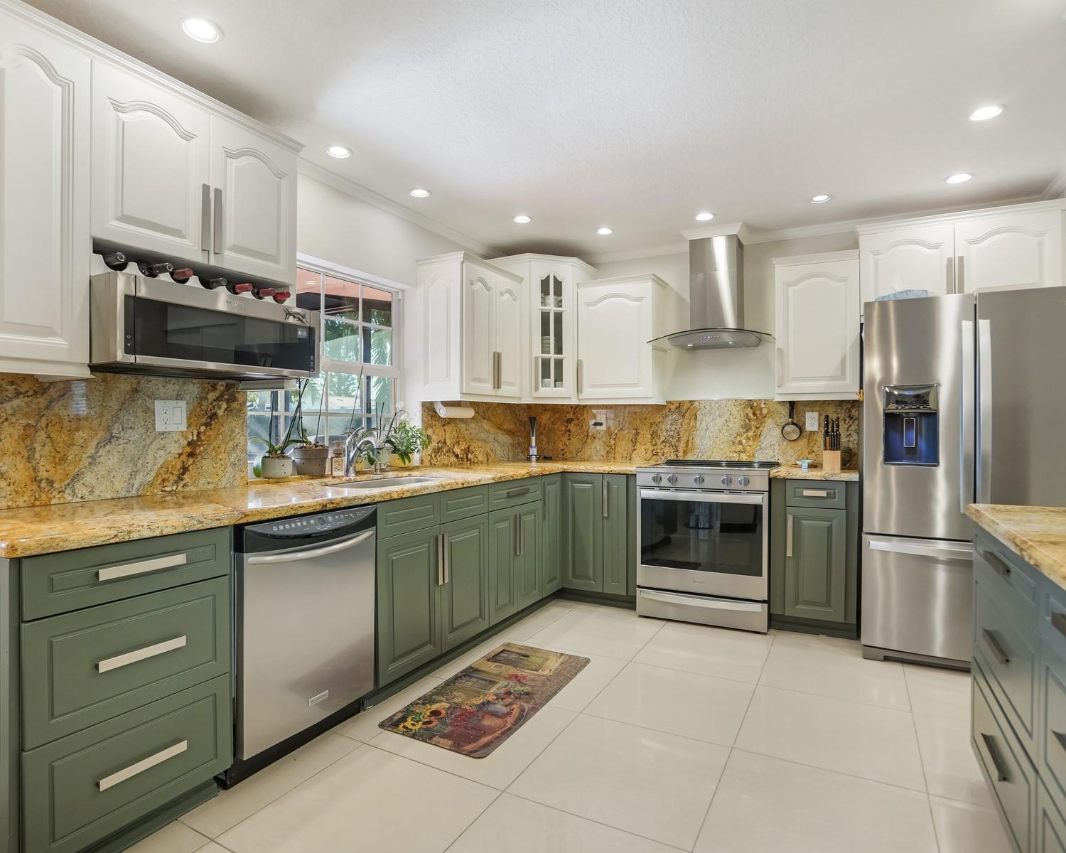 906 NW 83rd Drive, Coral Springs, FL 33071