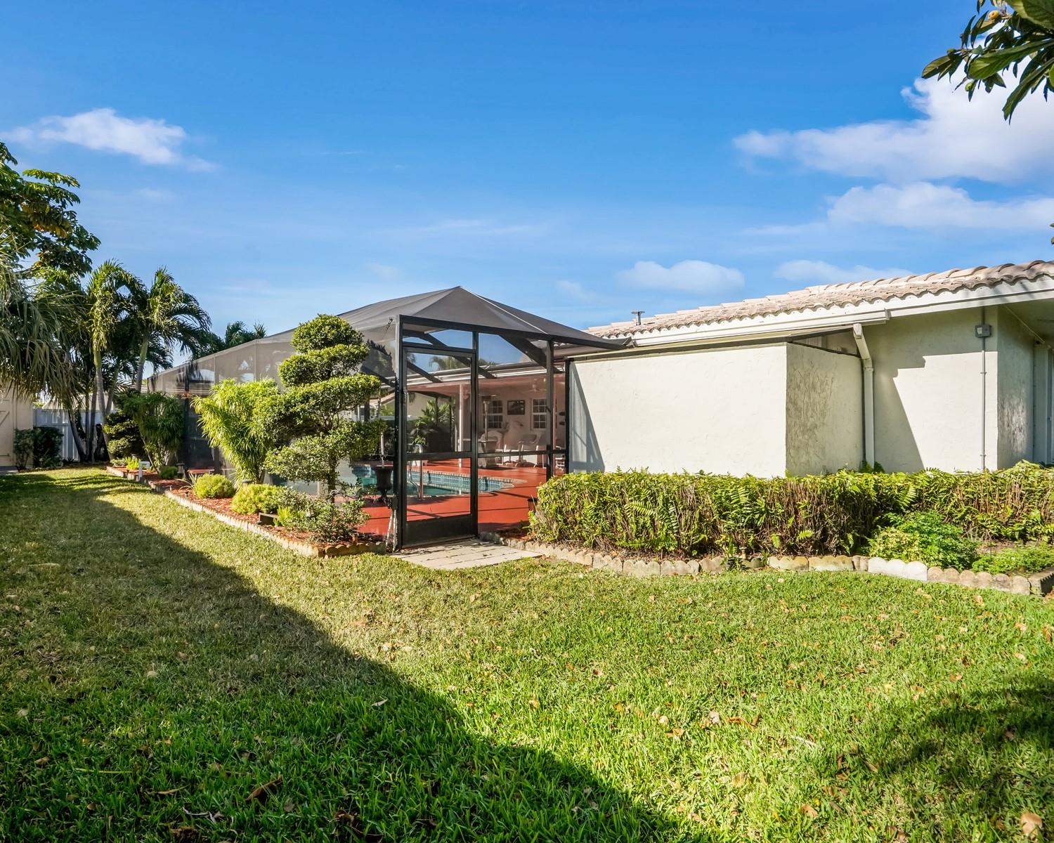 906 NW 83rd Drive, Coral Springs, FL 33071