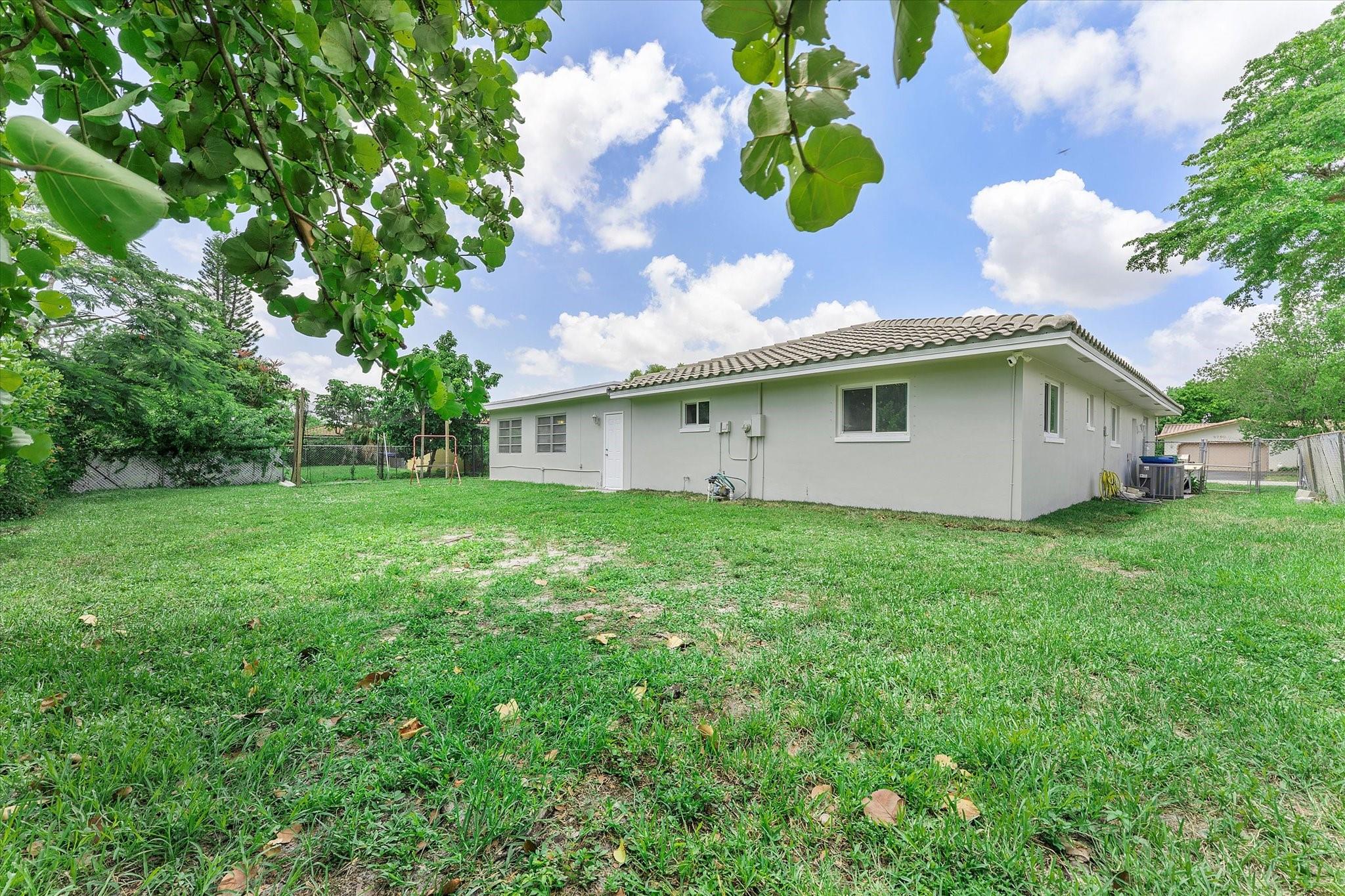 2757 NW 83rd Terrace, Coral Springs, FL 33065