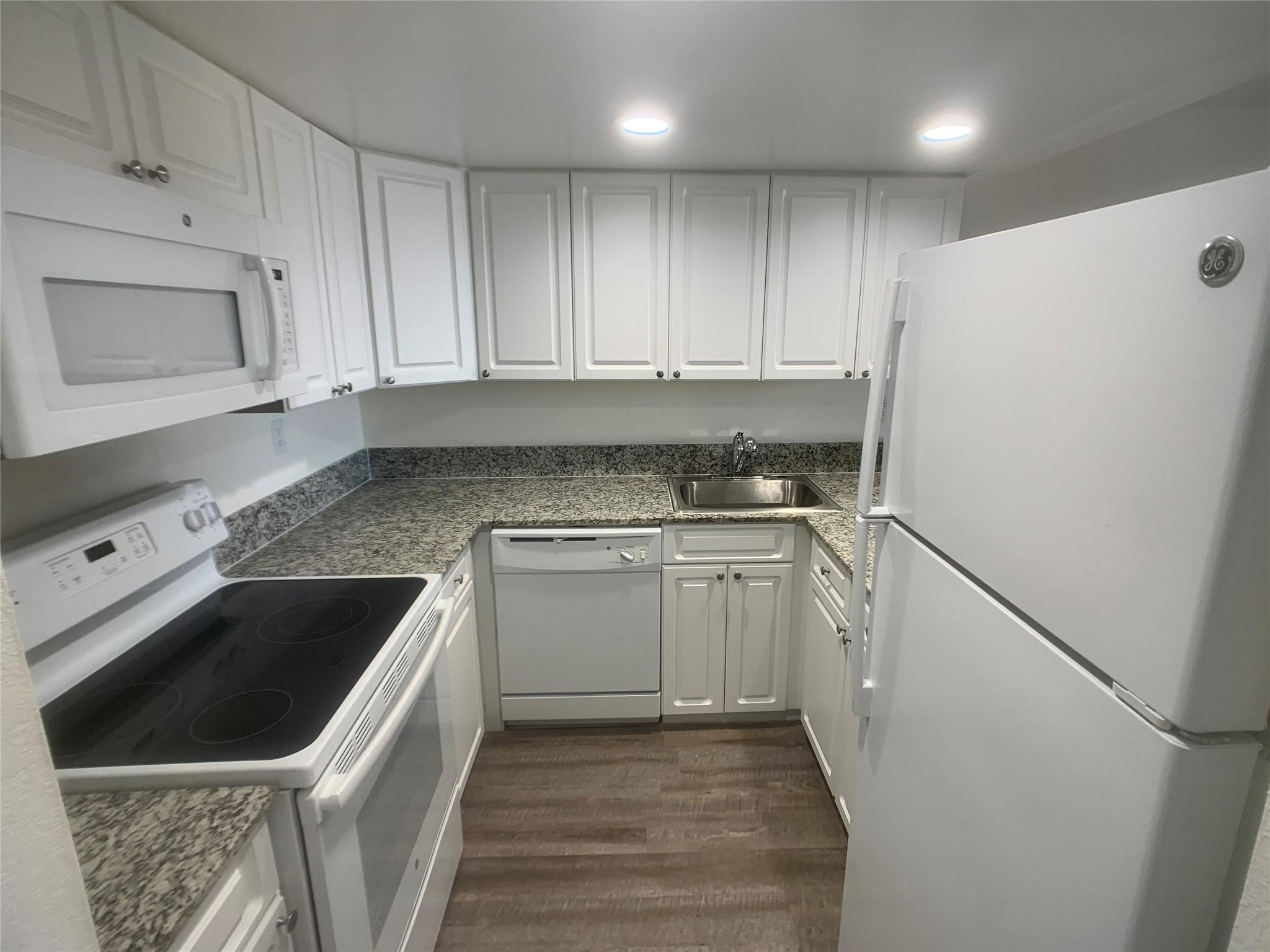 Photo for 19455 NE 10 Avenue, 6-108, North Miami Beach, FL 33179 - listing #FX-10535782 19455 NE 10 Avenue, 6-108, North Miami Beach, FL 33179