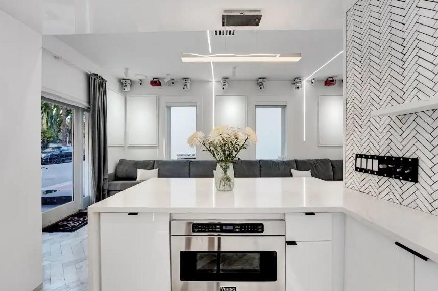 124 11th Street, Miami Beach, FL 33139