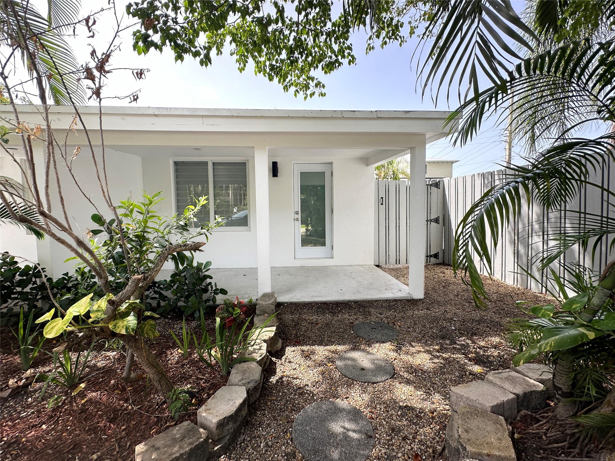Photo for 2201-3 NE 9th Avenue, 3, Fort Lauderdale, FL 33305 - listing #FX-10532007 2201-3 NE 9th Avenue, 3, Fort Lauderdale, FL 33305
