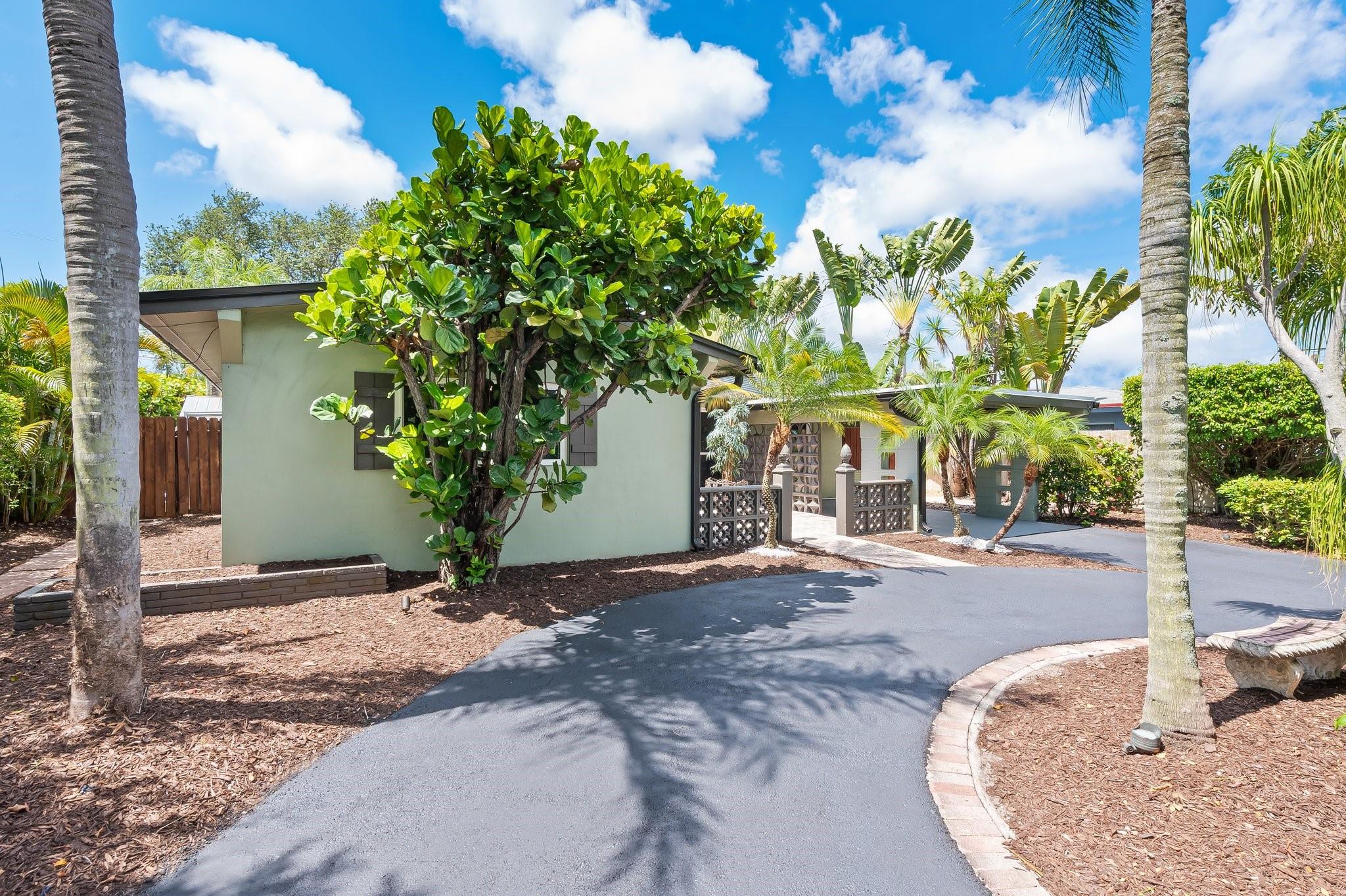 Photo for 8 NE 29th Street, Wilton Manors, FL 33334 - Listing #FX-10526644 8 NE 29th Street, Wilton Manors, FL 33334
