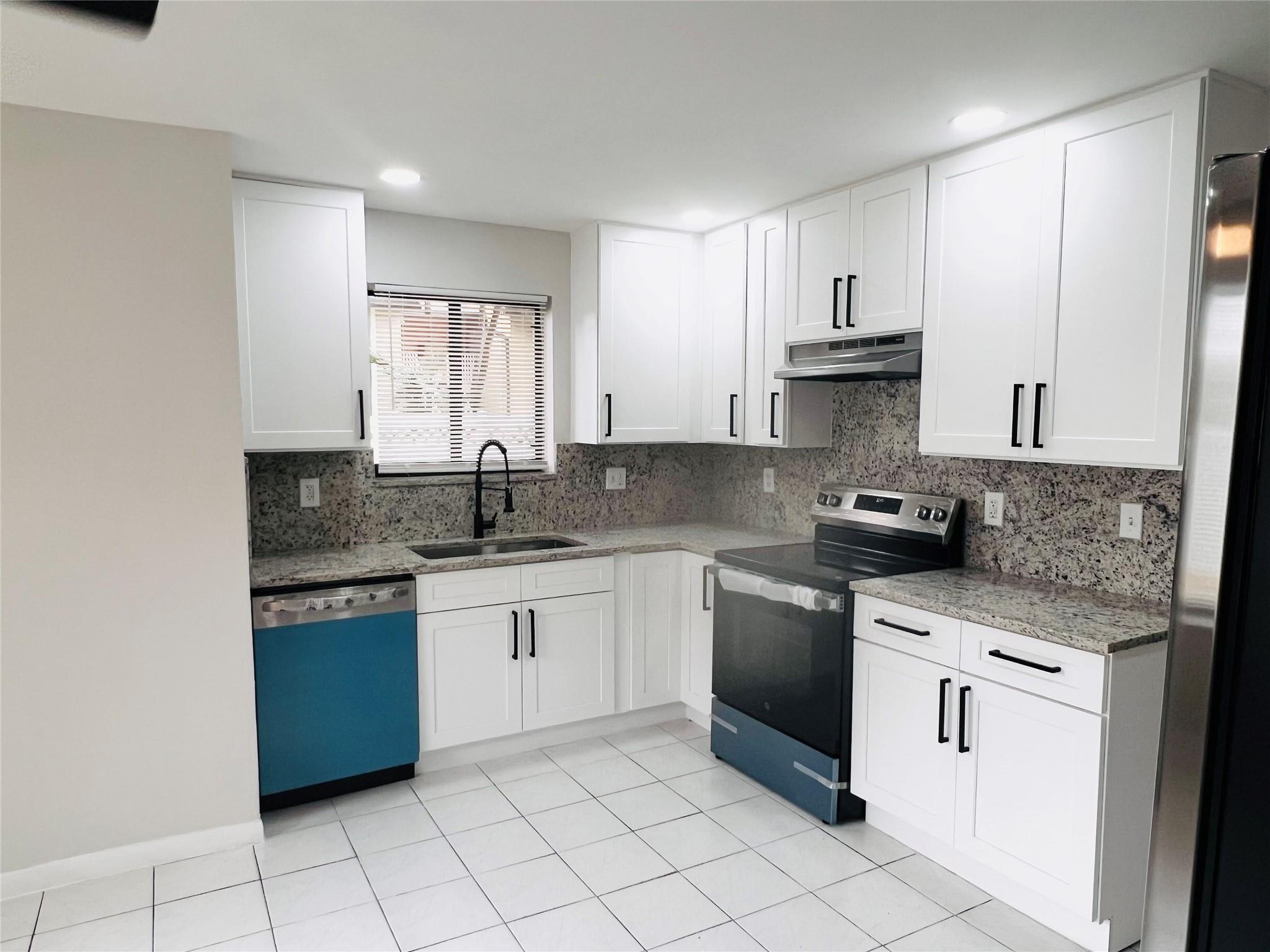 11530-32 NW 43rd Street 11530-32, Coral Springs, FL 33065