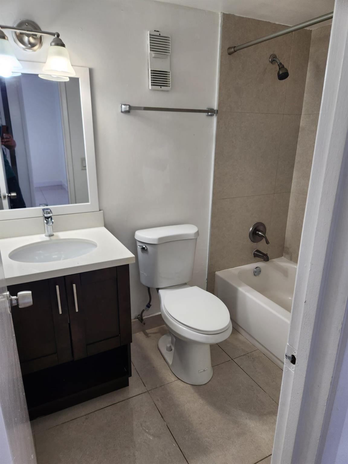 8895 Fontainebleau Boulevard 403, Miami, FL 33172