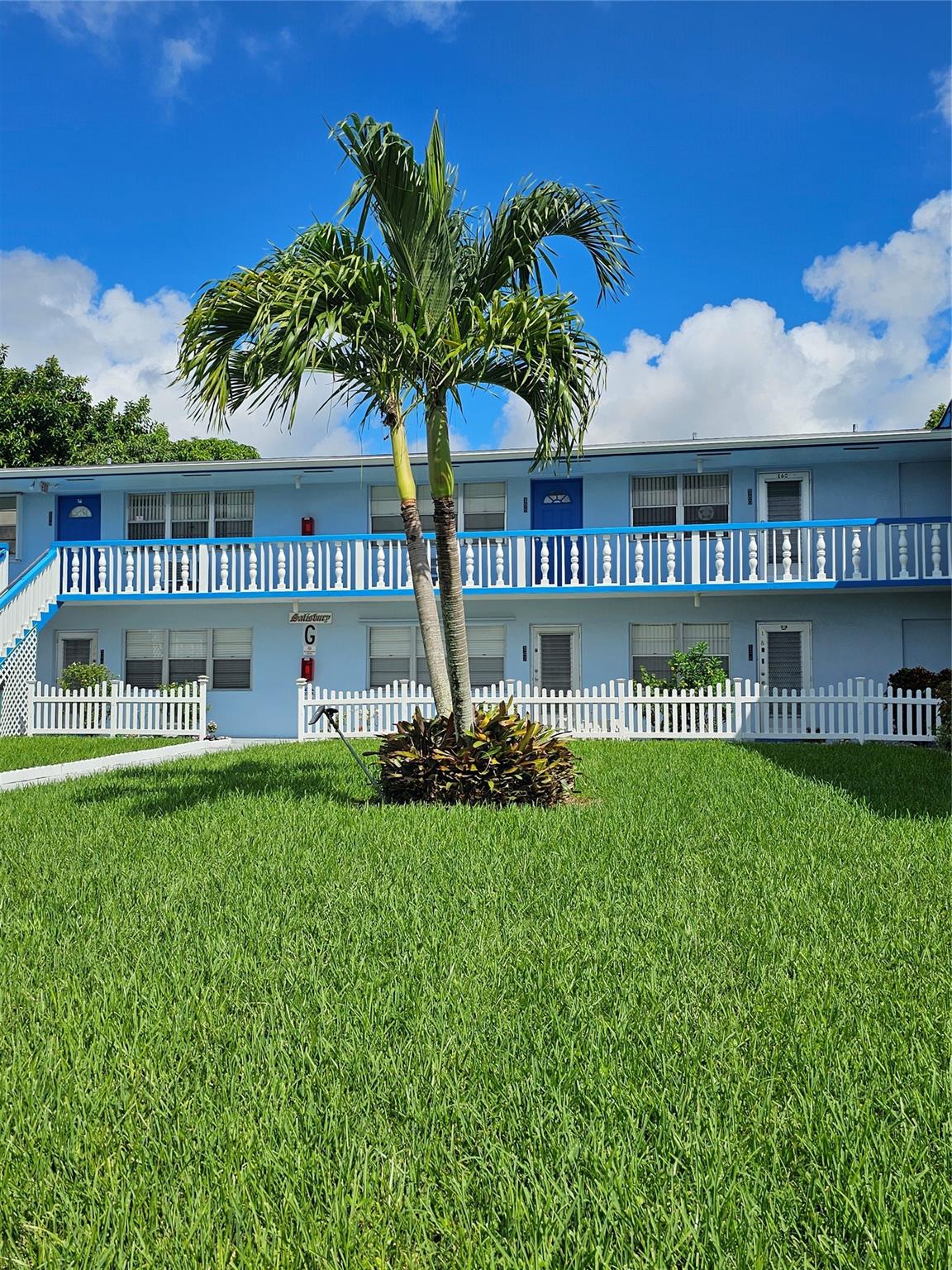 Photo for 147 Salisbury G, 147, West Palm Beach, FL 33417 - listing #FX-10536602 147 Salisbury G, 147, West Palm Beach, FL 33417