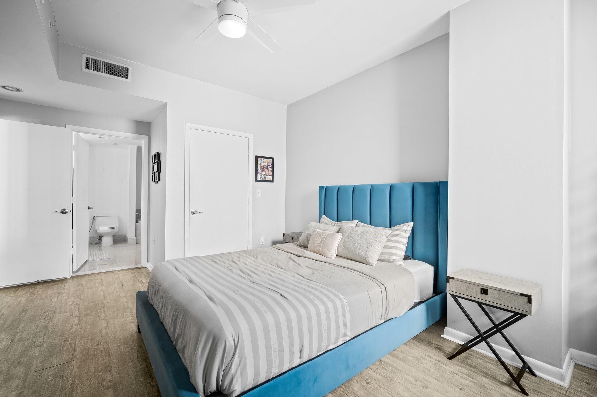 Photo for 244 Biscayne Boulevard, 2210, Miami, FL 33132 - Listing #FX-10509916 244 Biscayne Boulevard, 2210, Miami, FL 33132