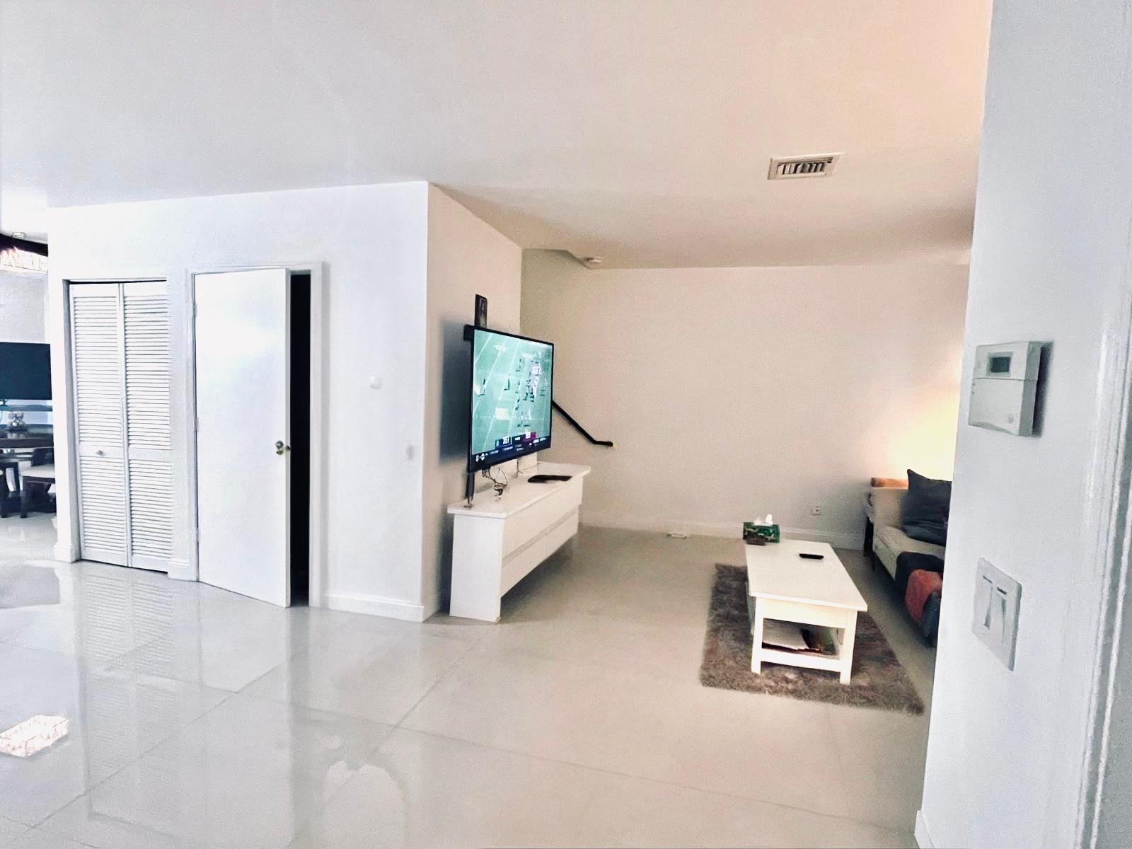 10549 NW 57th Court 10549, Coral Springs, FL 33076