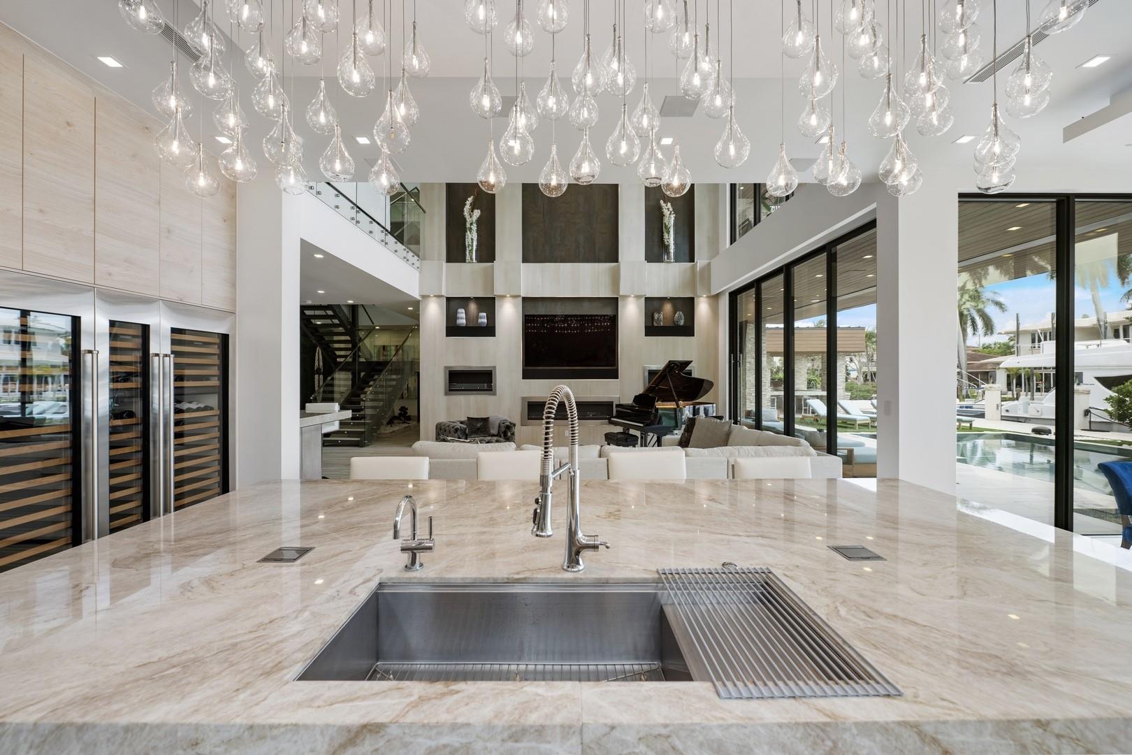 2437 Delmar Place, Fort Lauderdale, FL 33301