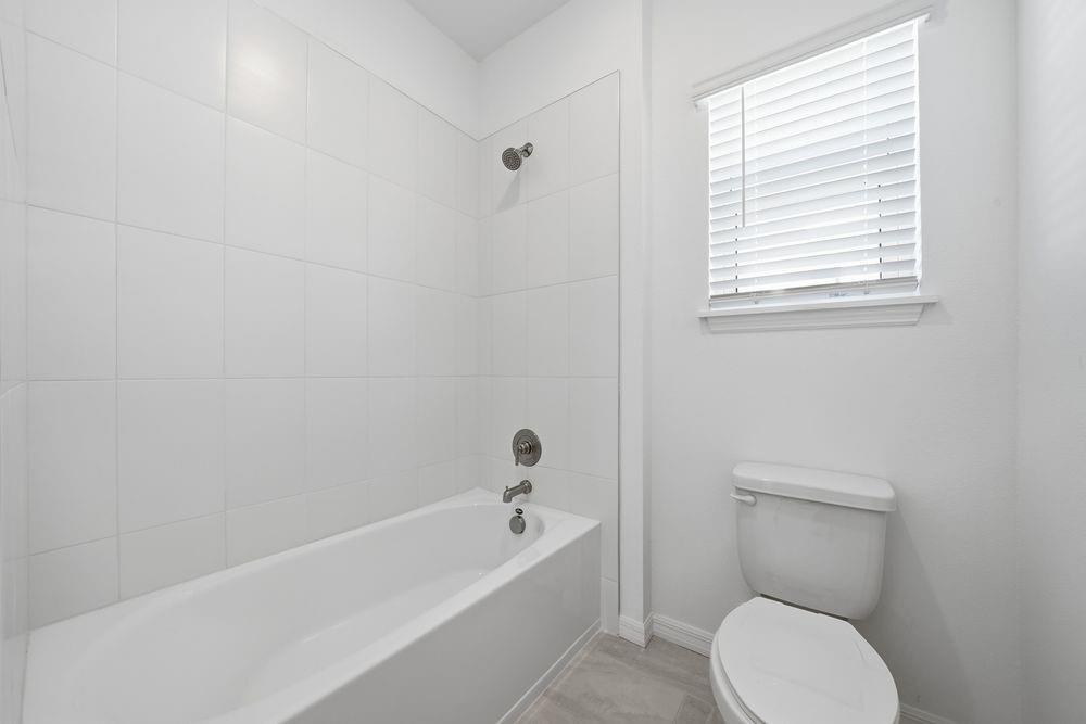 532 SE Ranch Oak Circle ~ Ready Now