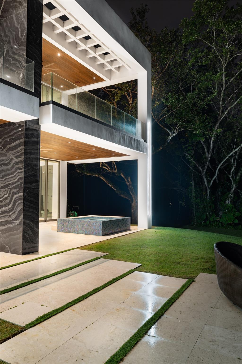 View back master balcony