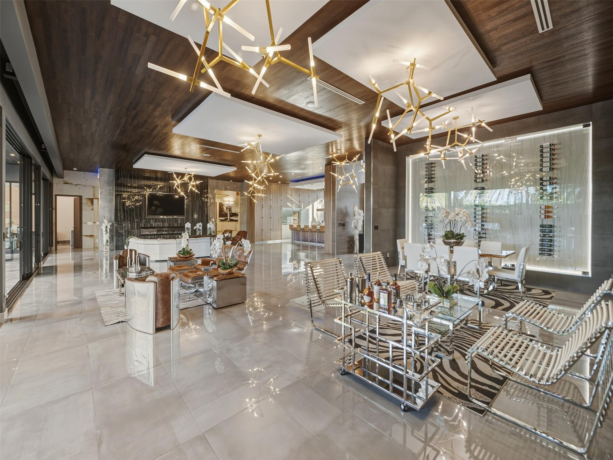 Open Living with Walls of Glass