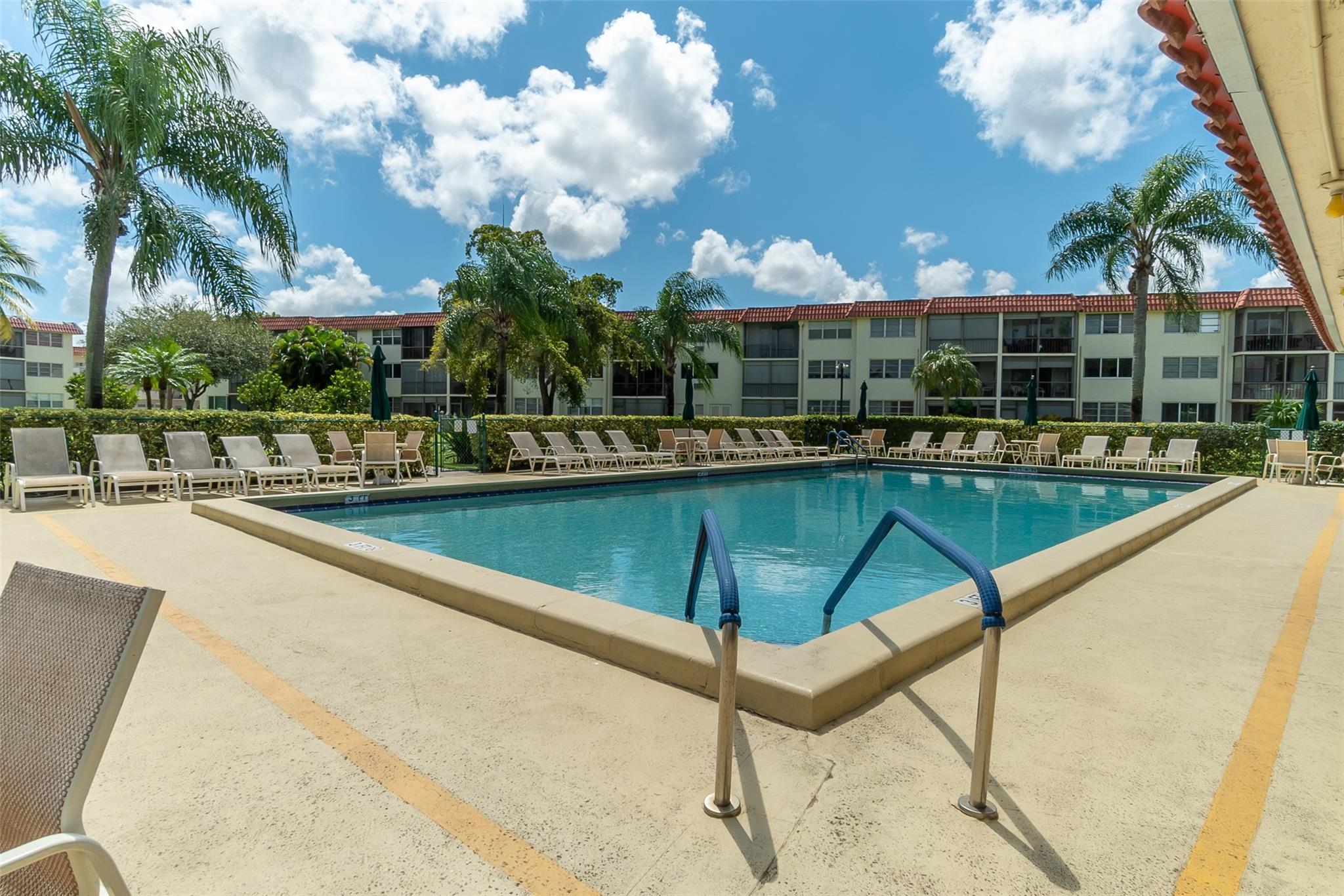 Photo for 8900 Washington Boulevard, 506B, Pembroke Pines, FL 33025 - Listing #FX-10484168 8900 Washington Boulevard, 506B, Pembroke Pines, FL 33025