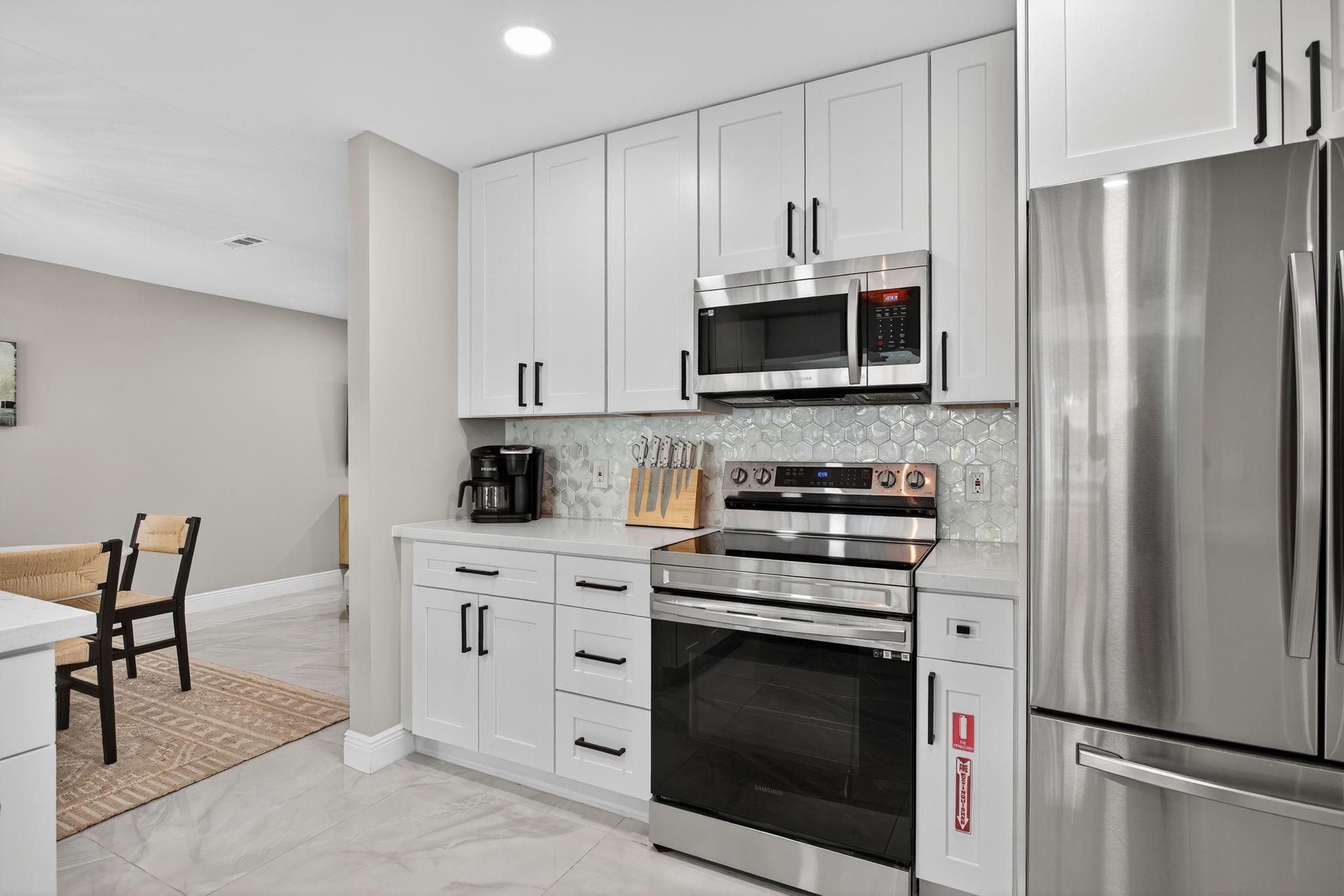 2421 NW 114th Avenue, Coral Springs, FL 33065