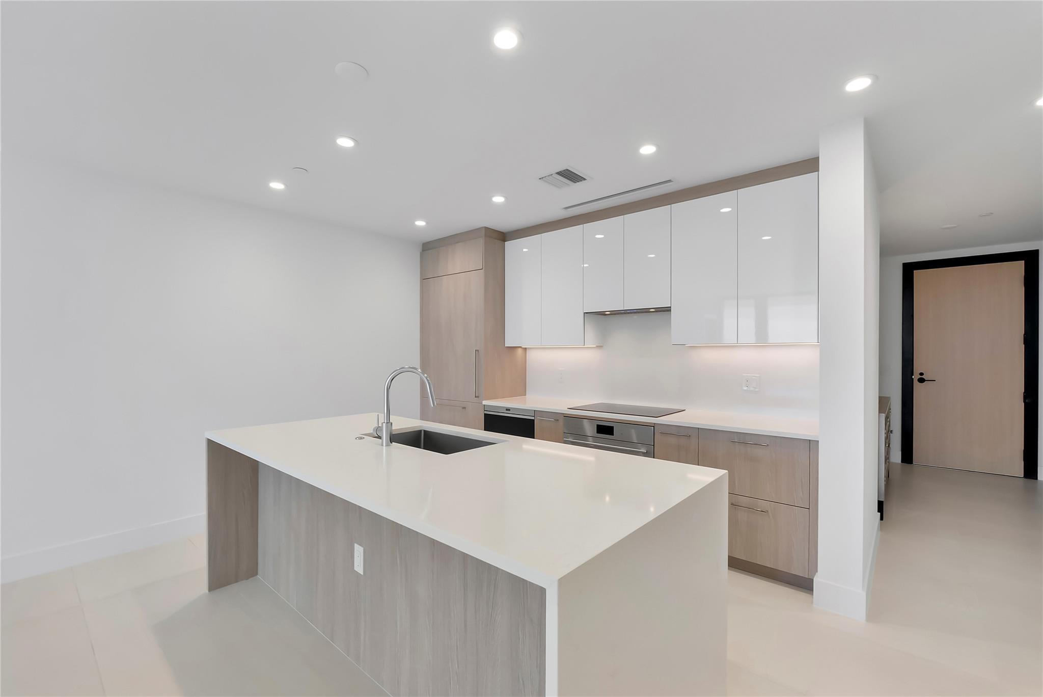 153 Seabreeze Boulevard 1203, Fort Lauderdale, FL 33304