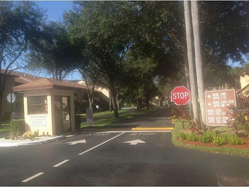 Community is man gated at night!