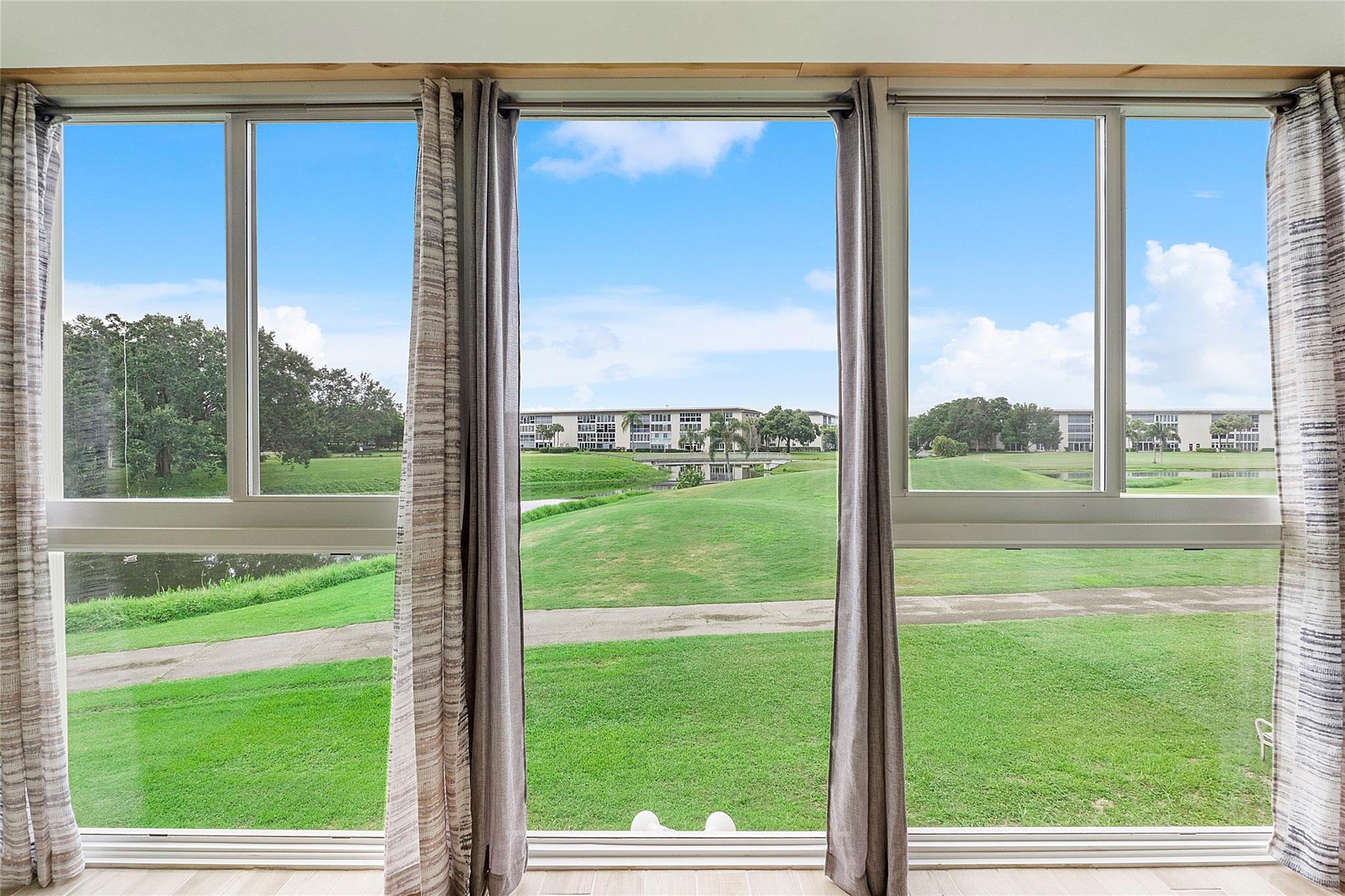 GOLF COURSE LAKE VIEW