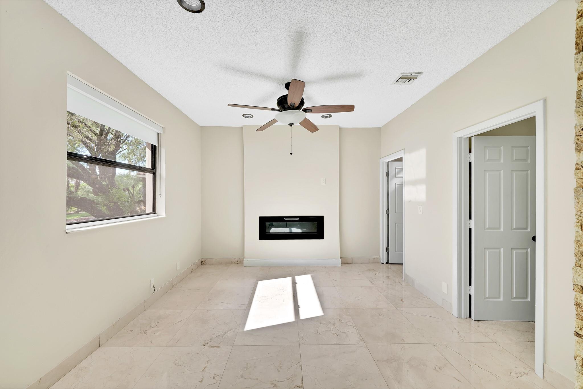 645 NW 102nd Avenue, Coral Springs, FL 33071