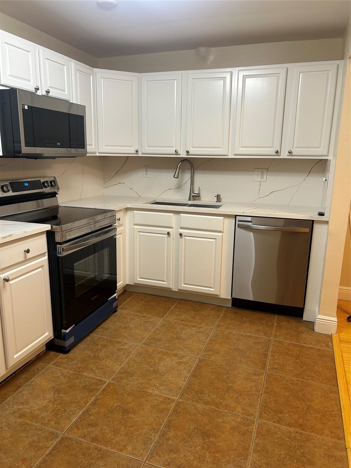 4116 NW 88th Avenue 202, Coral Springs, FL 33065