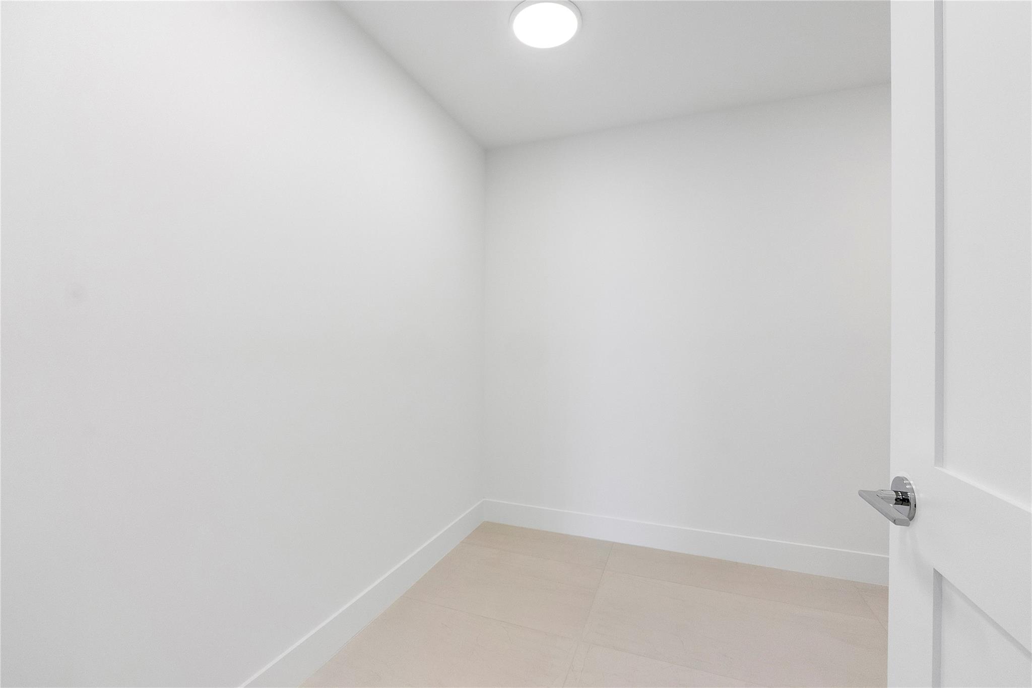 153 Seabreeze Boulevard 1203, Fort Lauderdale, FL 33304