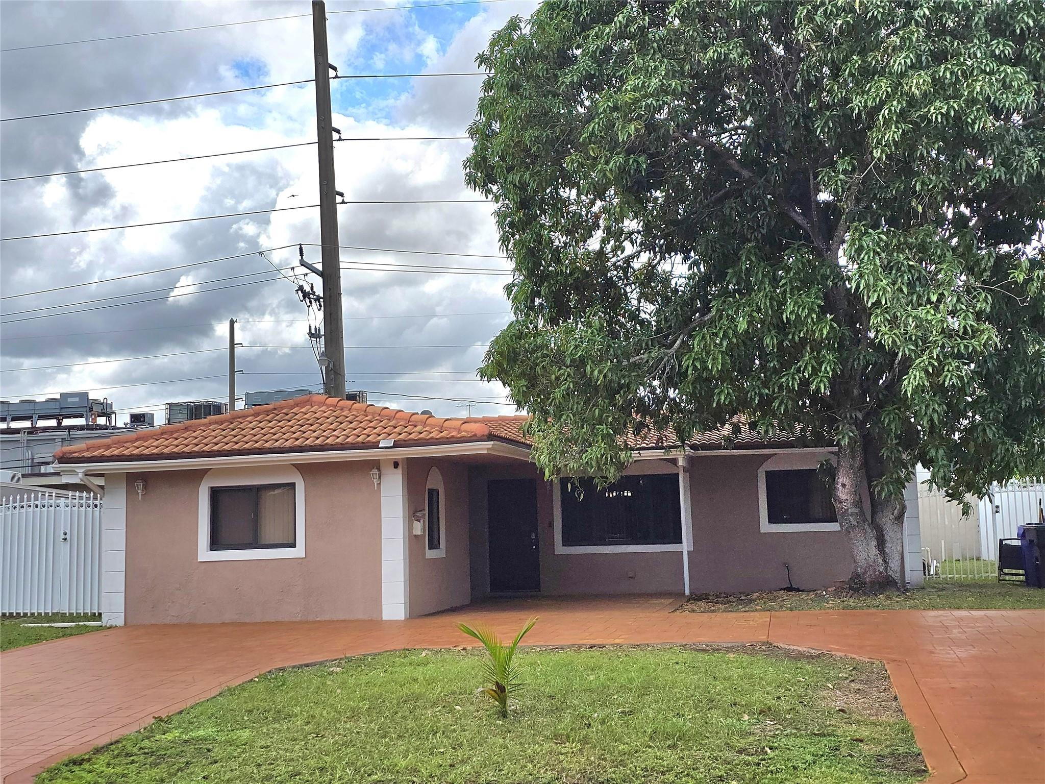 Photo for 2420 N 59th Terrace, Hollywood, FL 33021 - listing #FX-10535417 2420 N 59th Terrace, Hollywood, FL 33021