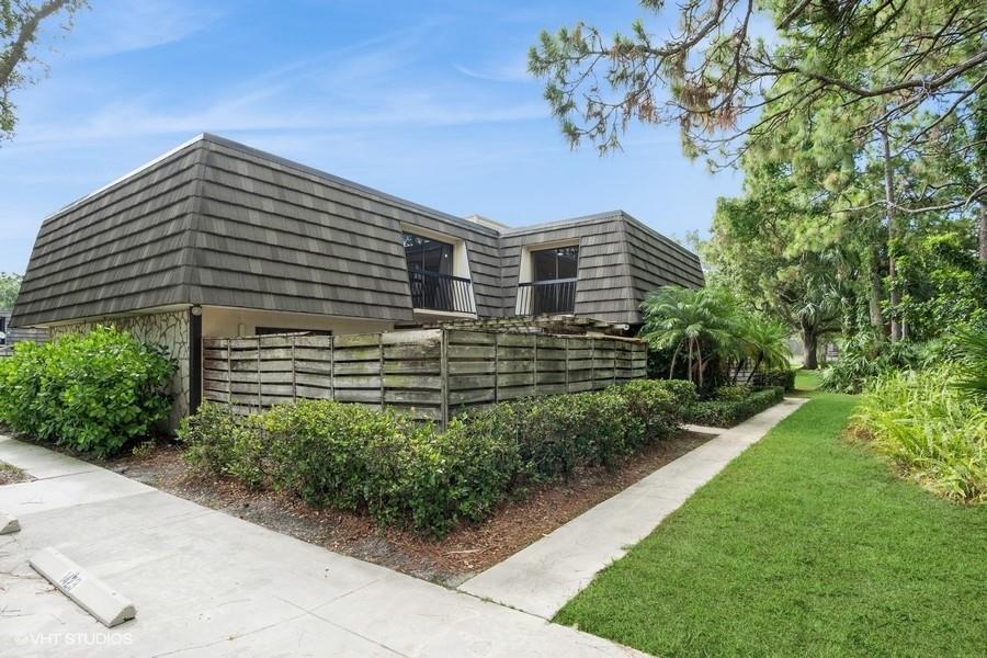 Photo for 1424 14th Terrace, 1424, Palm Beach Gardens, FL 33418 - Listing #FX-10509207 1424 14th Terrace, 1424, Palm Beach Gardens, FL 33418