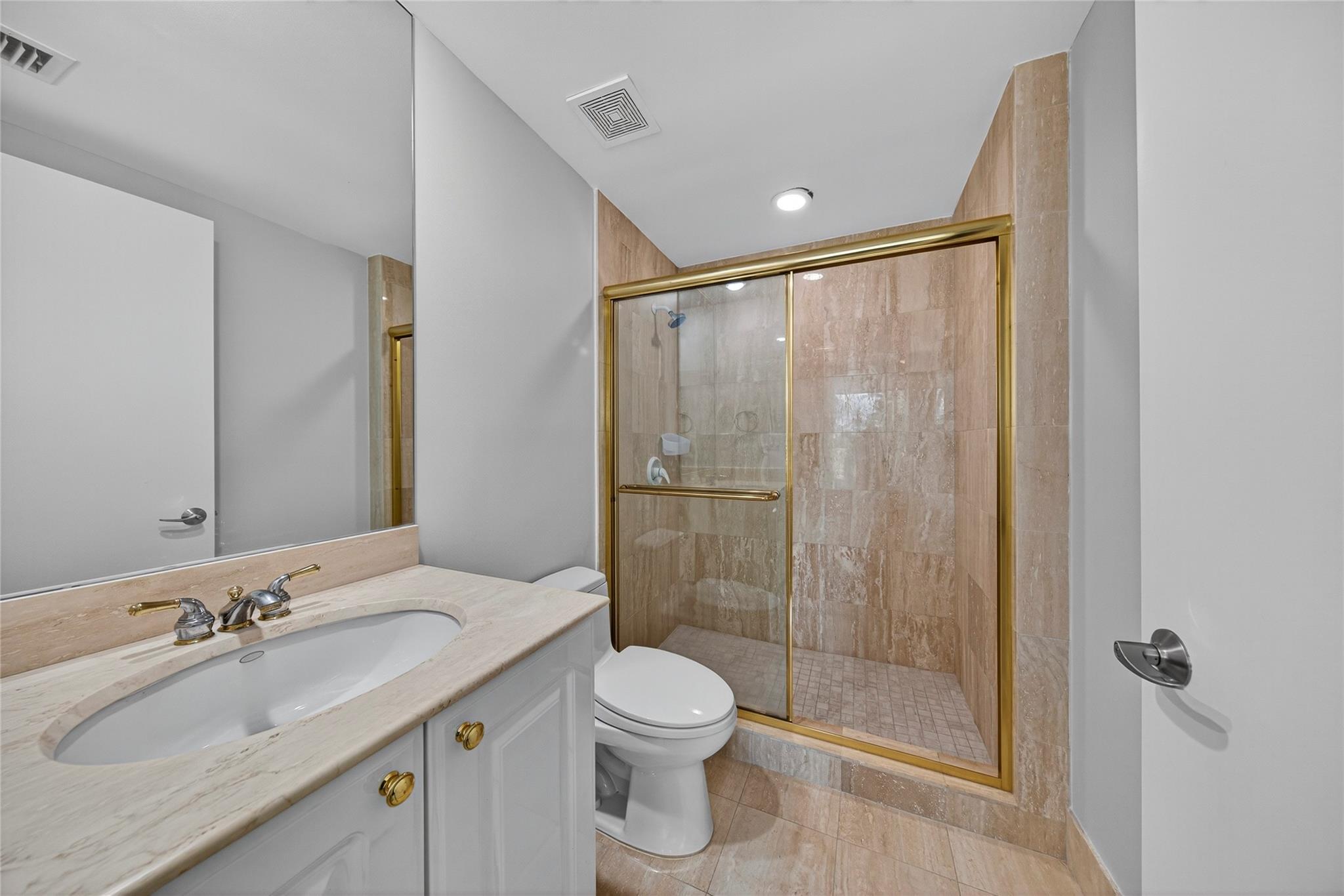 2nd en suite bathroom