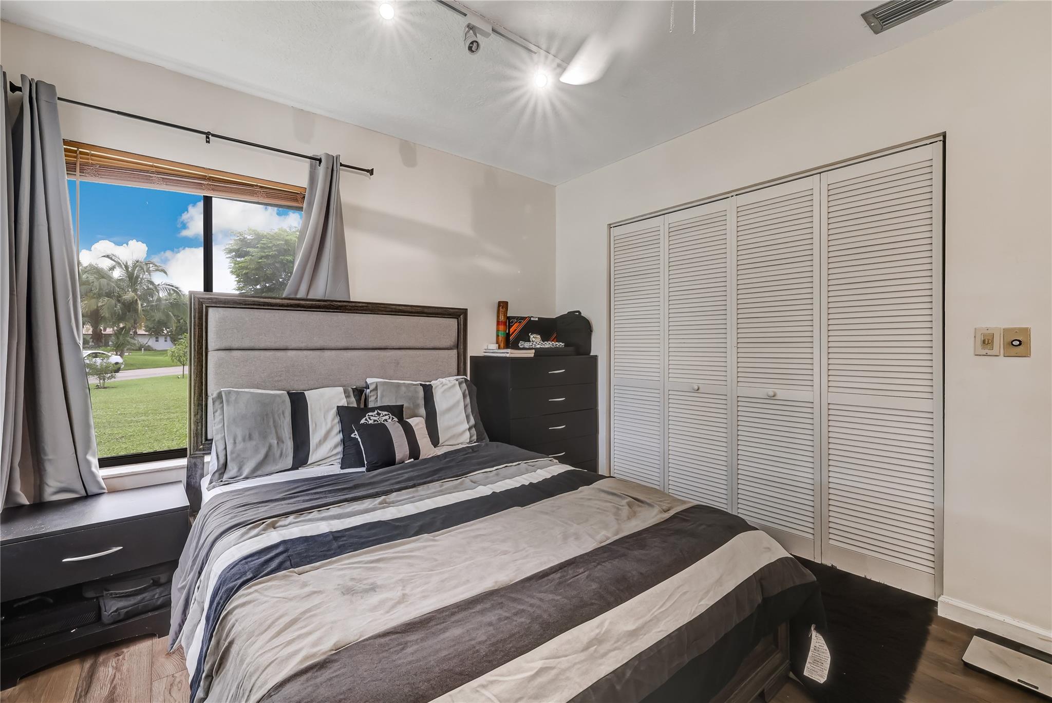 1962 NW 110th Lane, Coral Springs, FL 33071